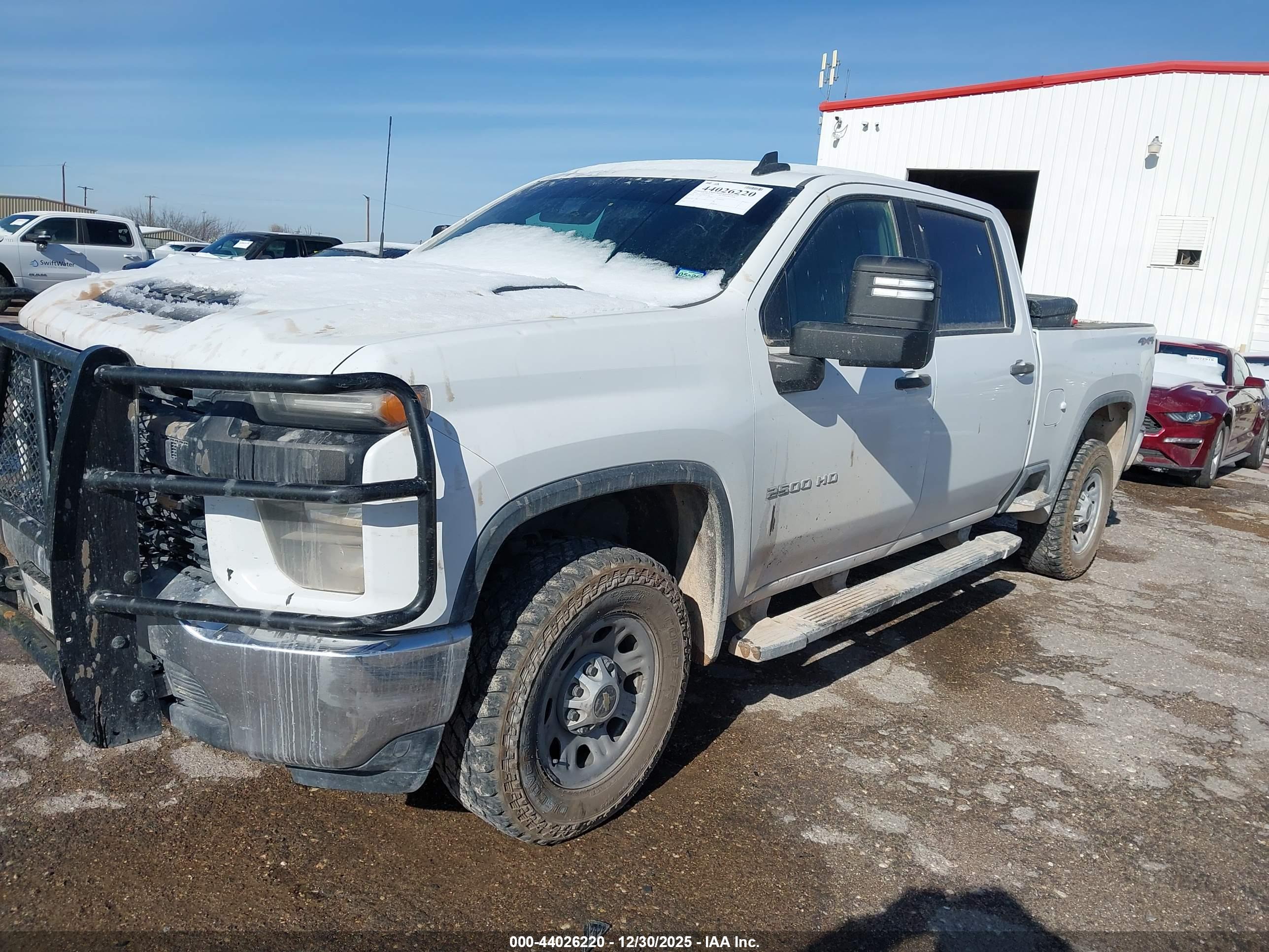 CHEVROLET SILVERADO image 6