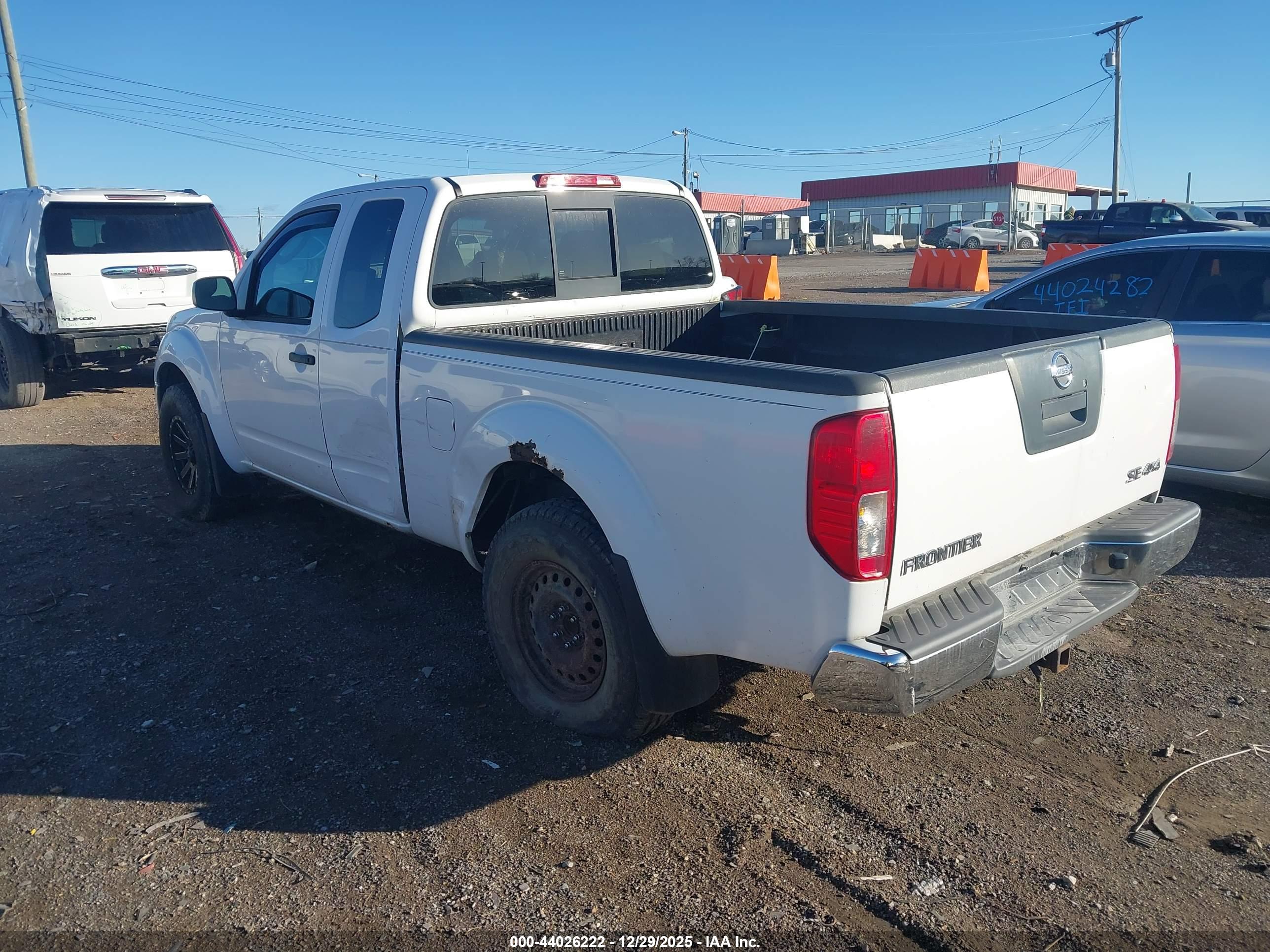 NISSAN FRONTIER image 3