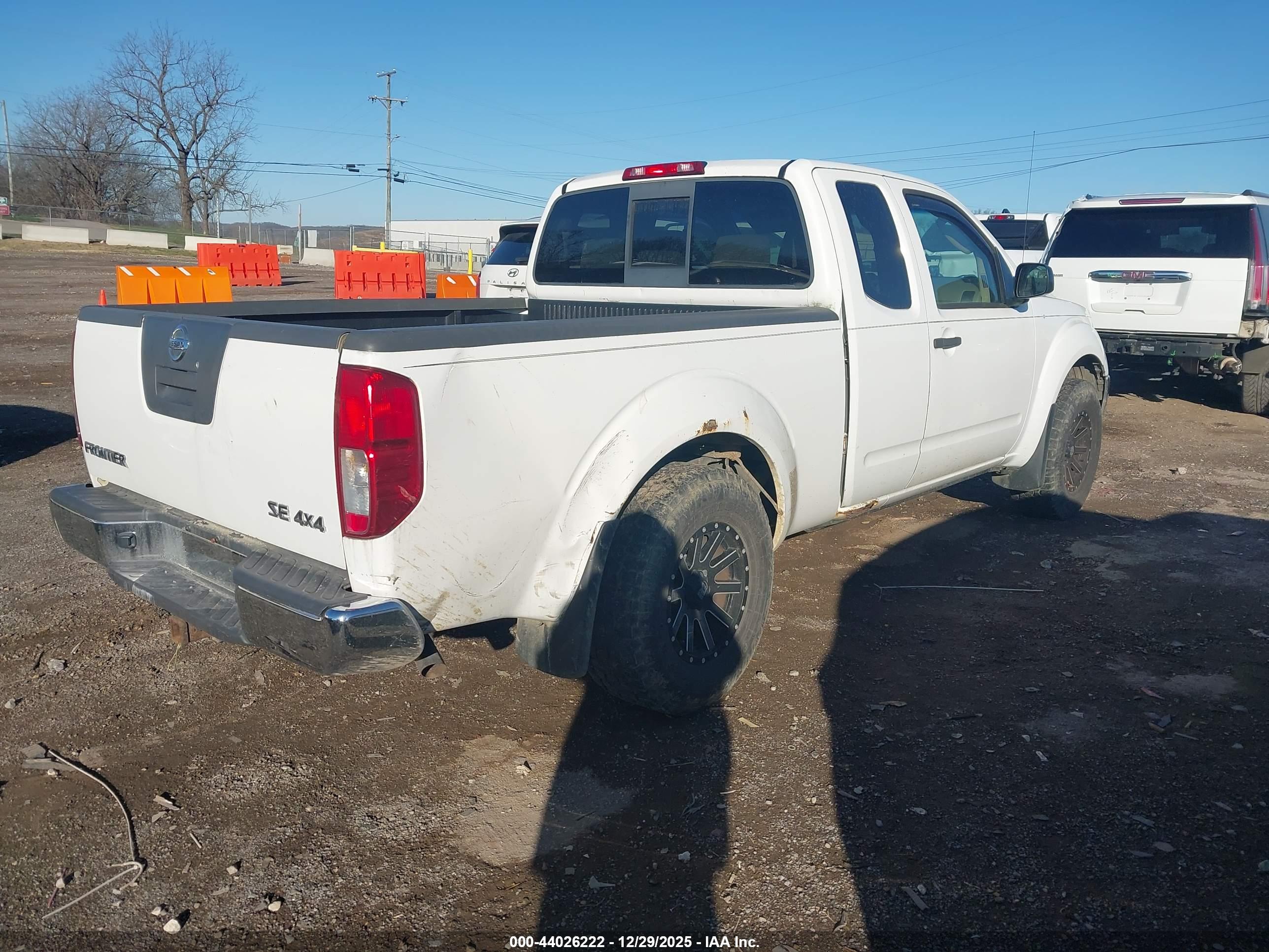 NISSAN FRONTIER image 4