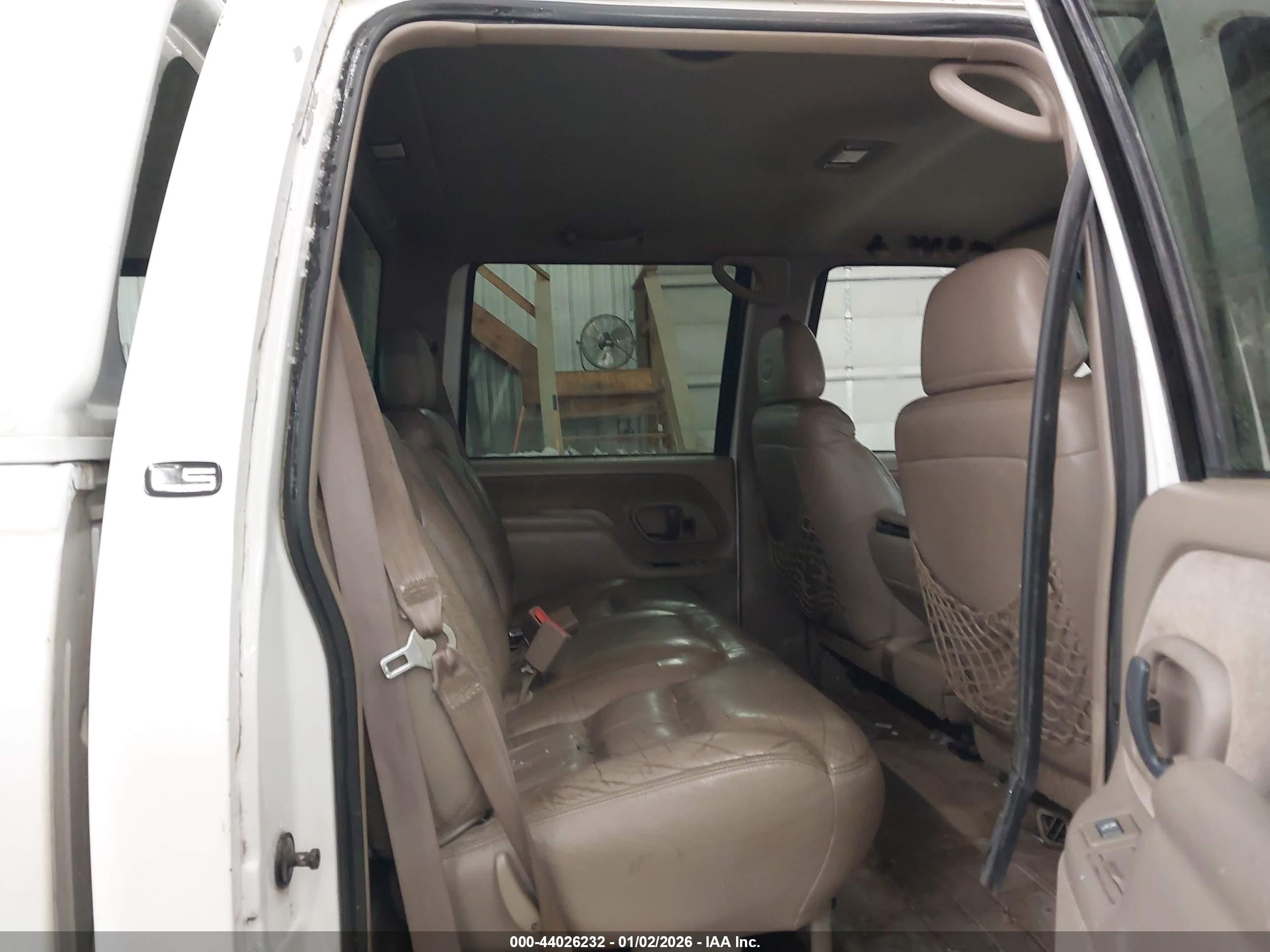 CHEVROLET K3500 image 8