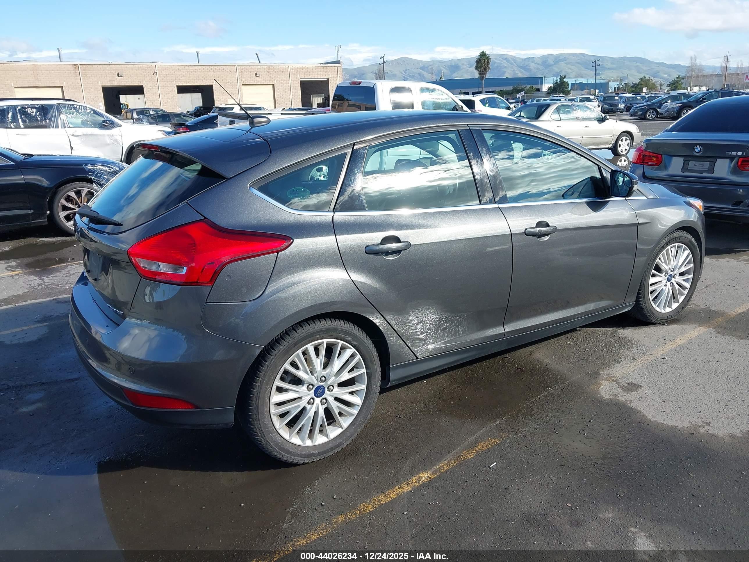FORD FOCUS image 4