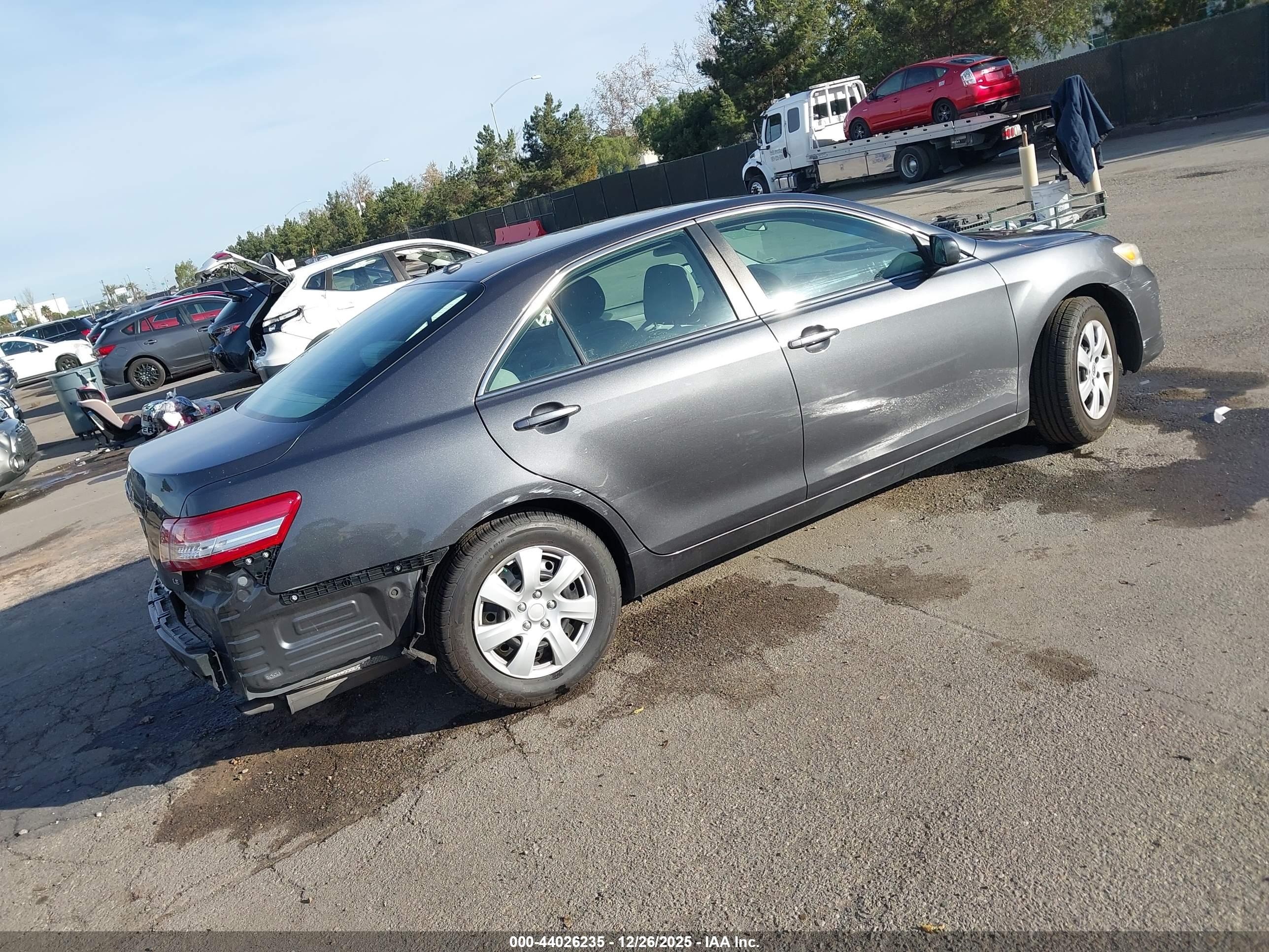 TOYOTA CAMRY image 4