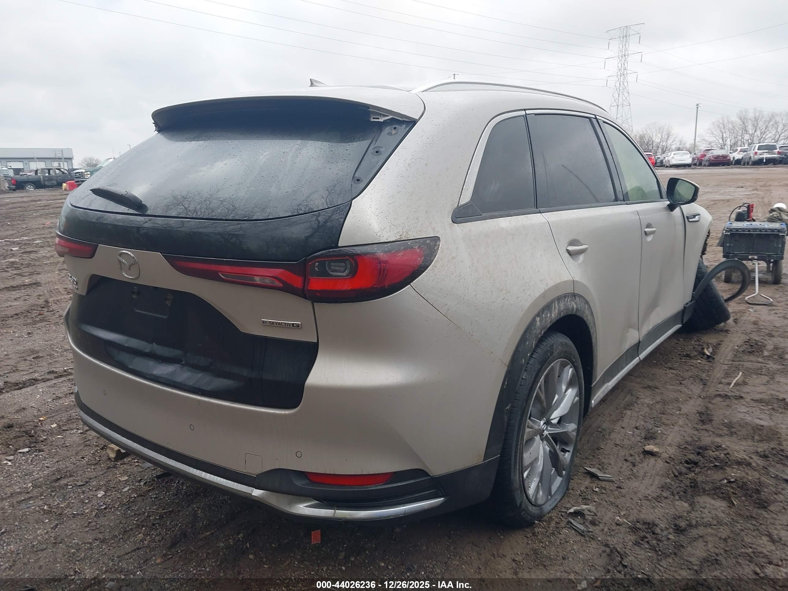 MAZDA CX-90 image 4