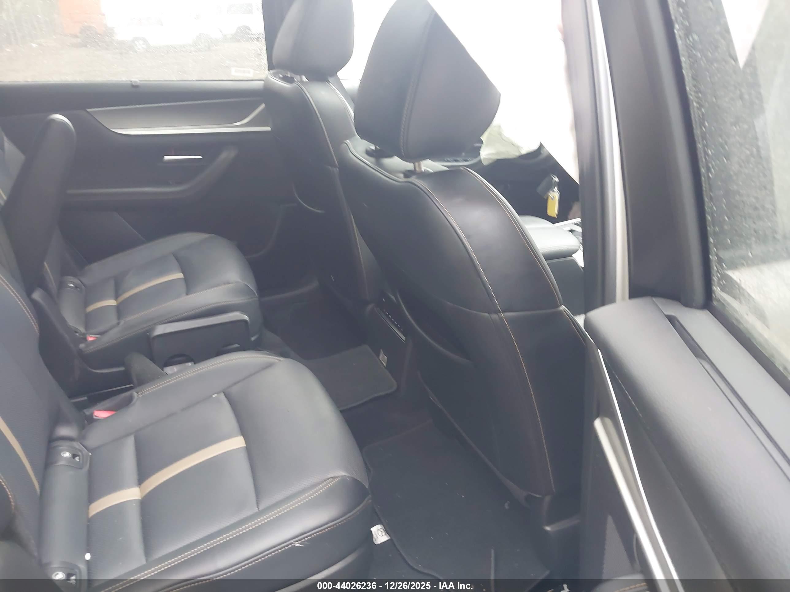 MAZDA CX-90 image 8