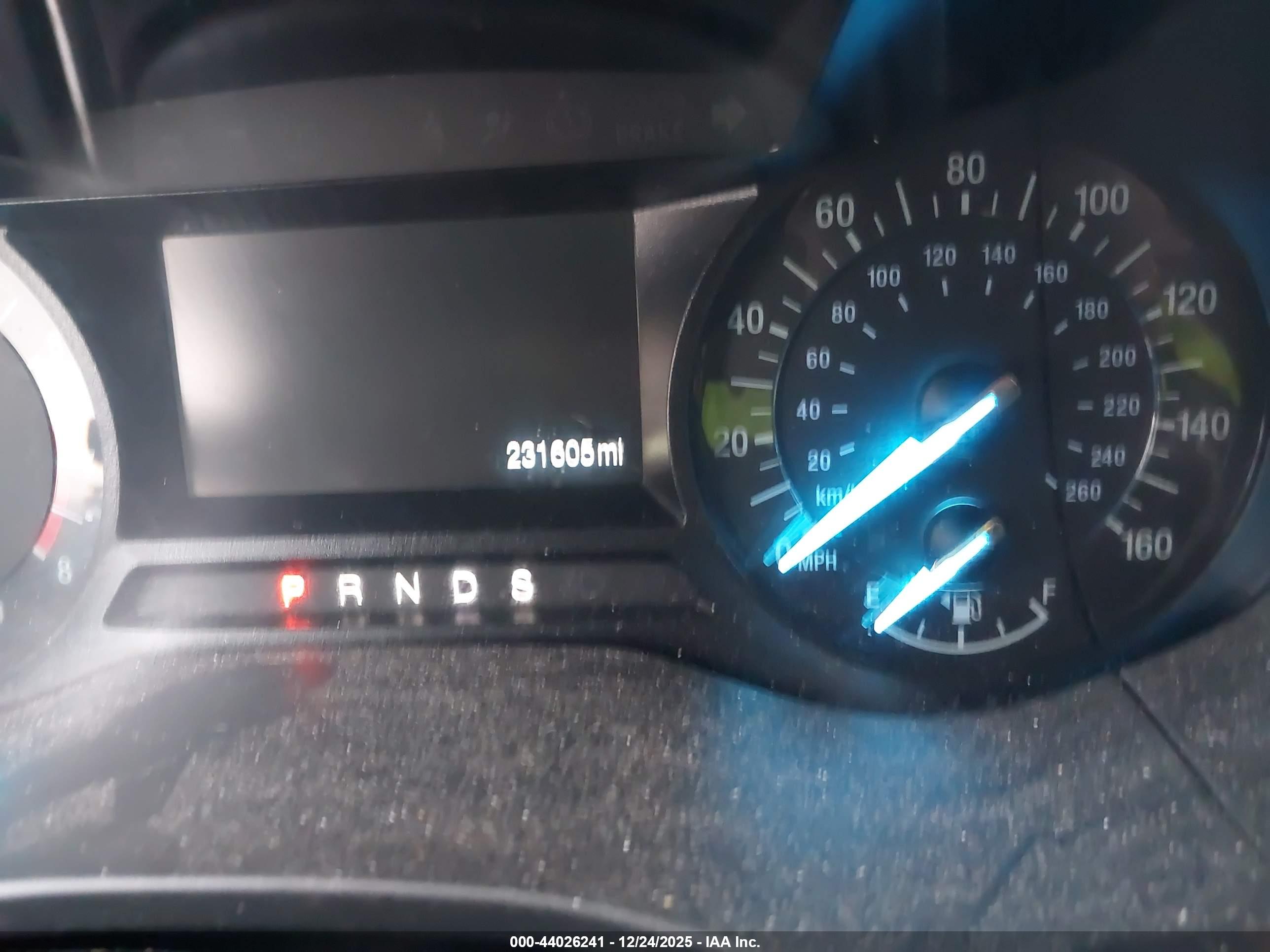 FORD FUSION image 7