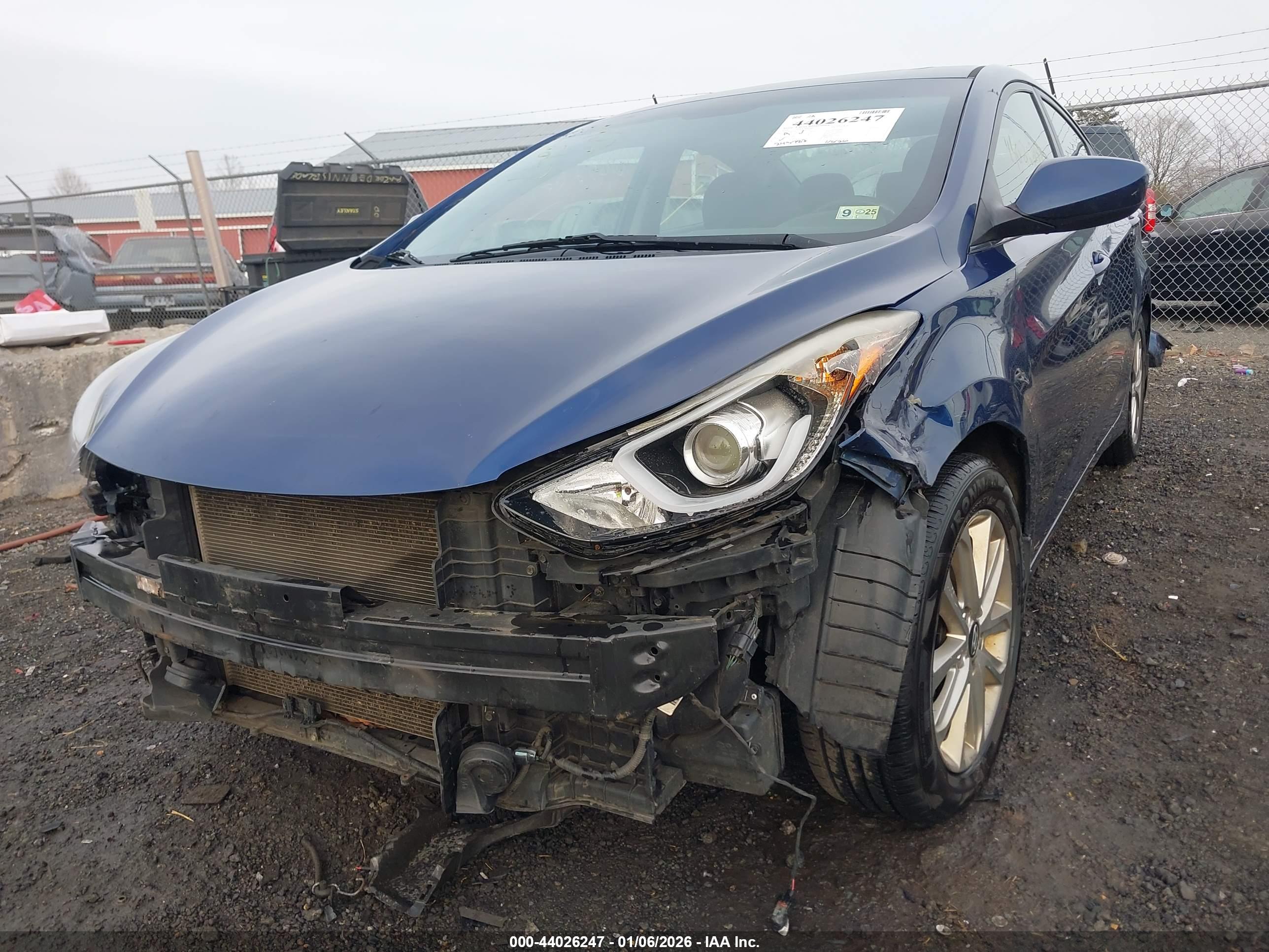 HYUNDAI ELANTRA image 6