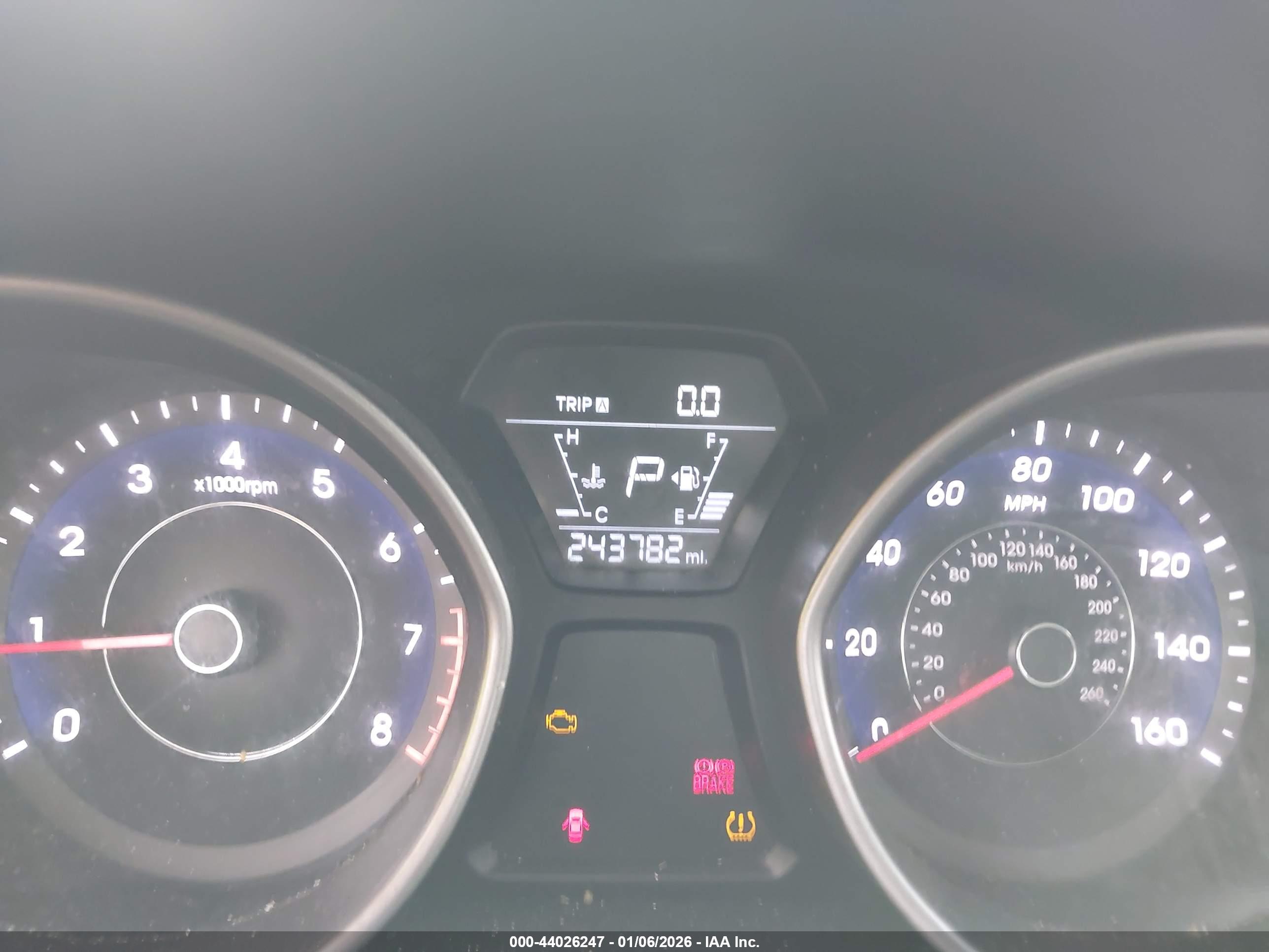 HYUNDAI ELANTRA image 7