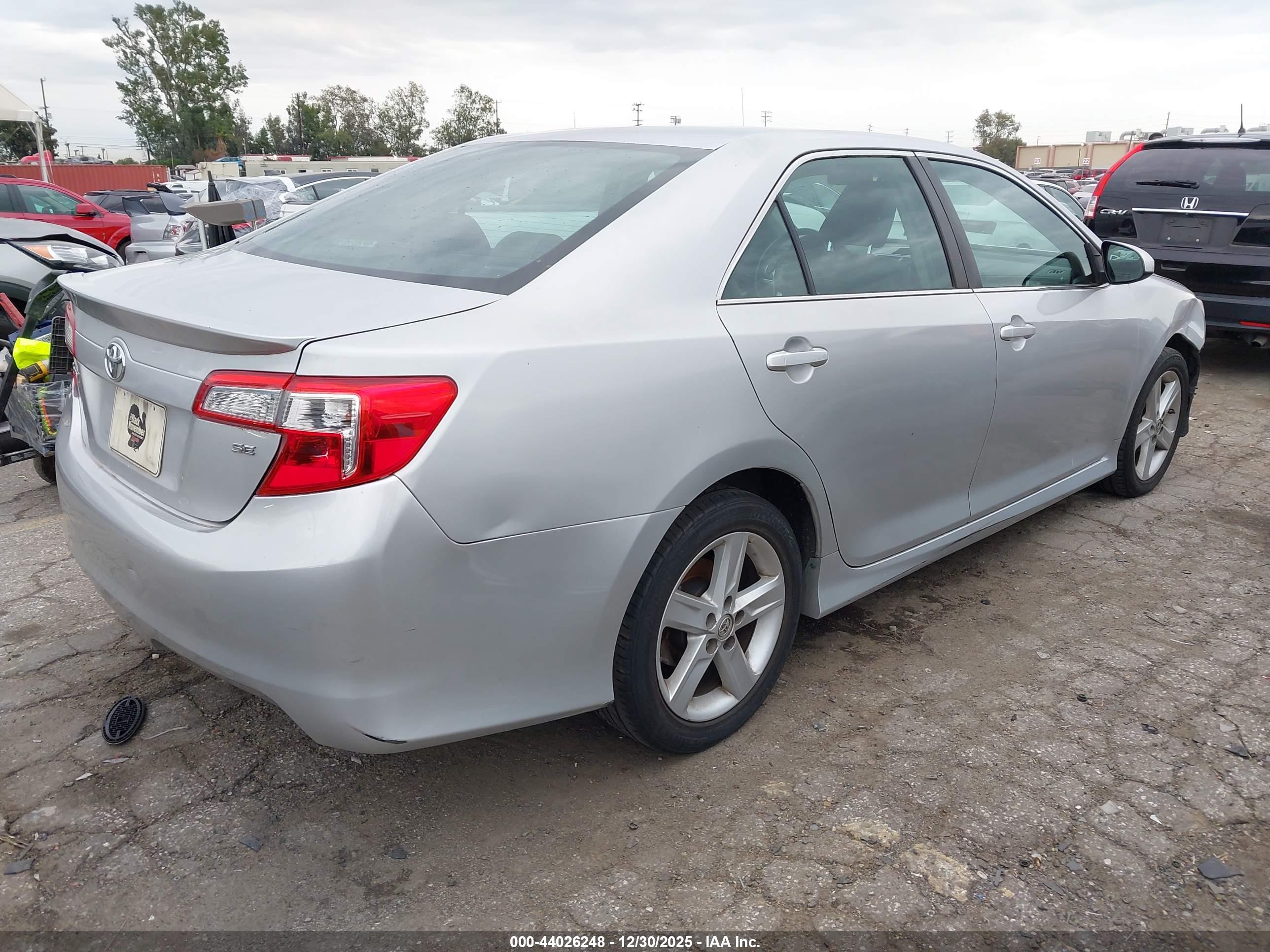 TOYOTA CAMRY image 4