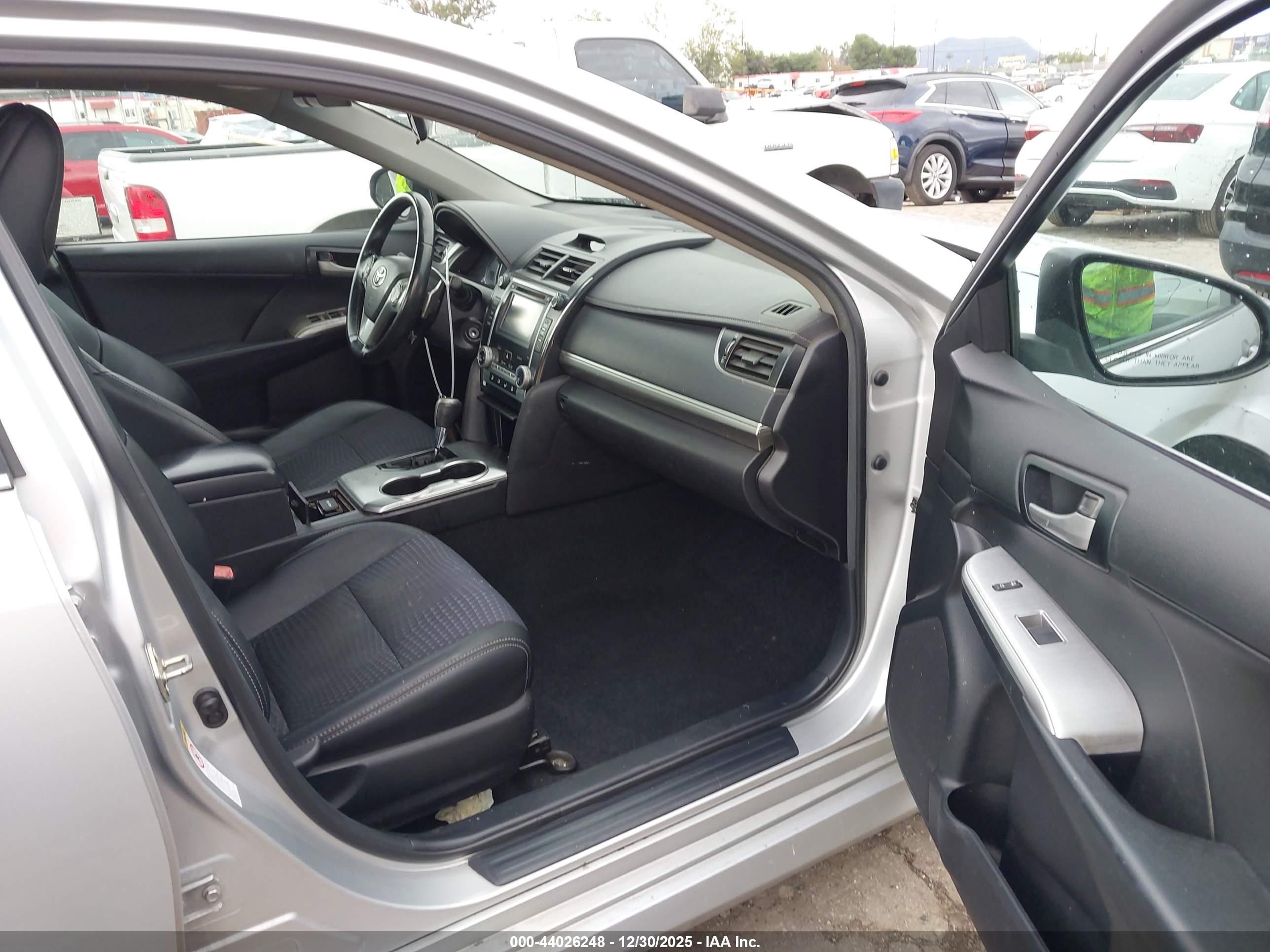 TOYOTA CAMRY image 5