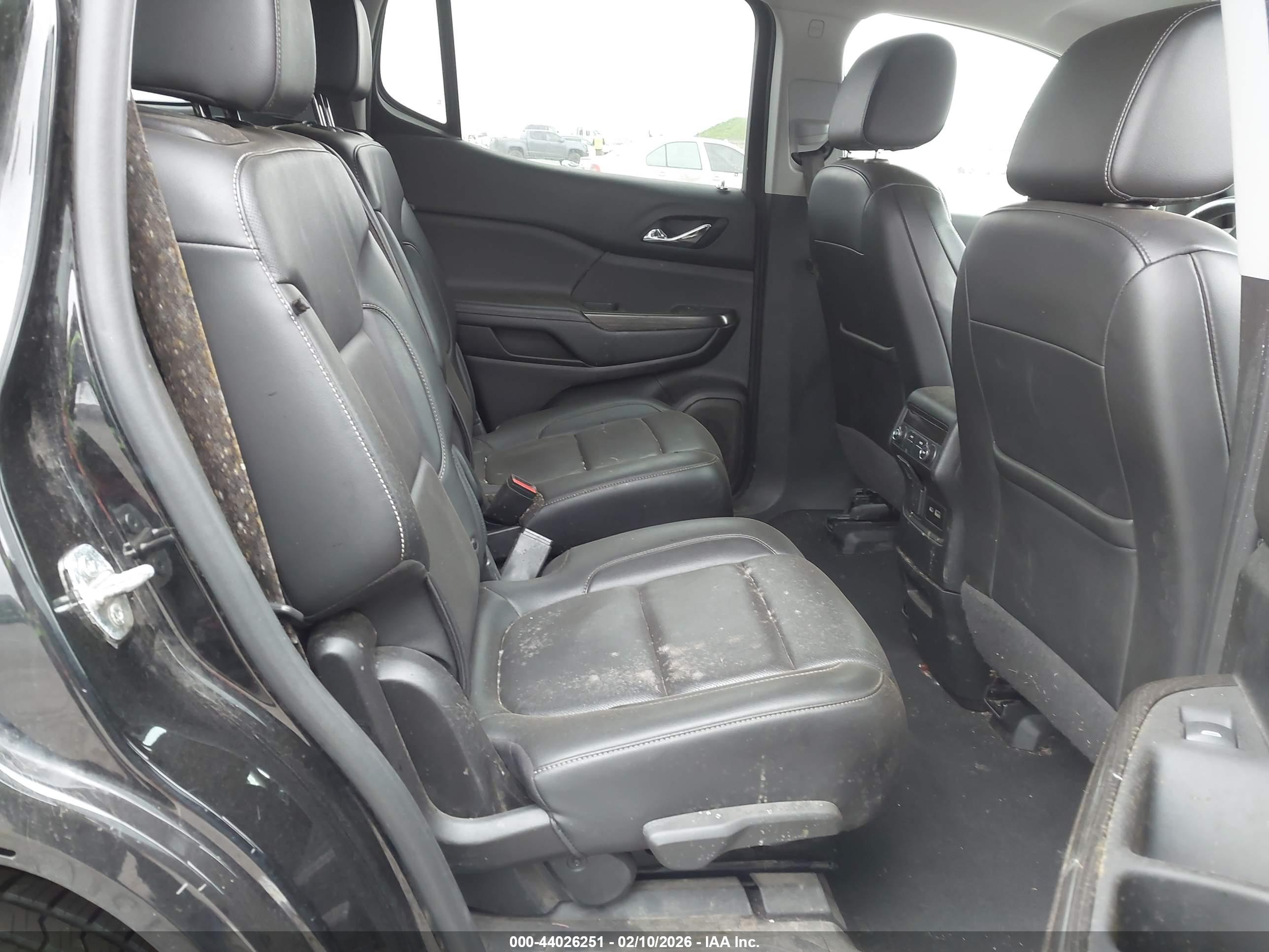 GMC ACADIA image 8