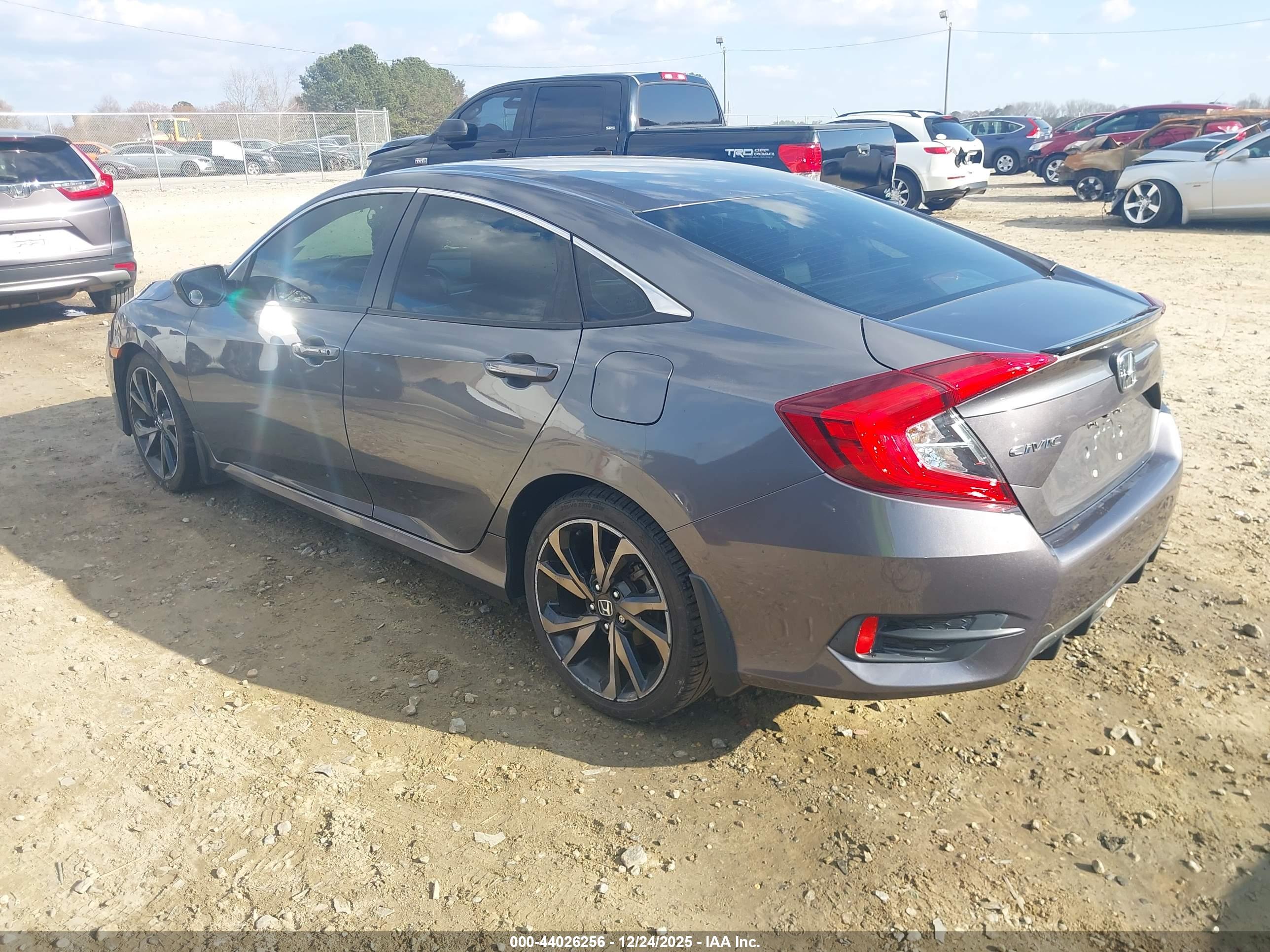 HONDA CIVIC image 3