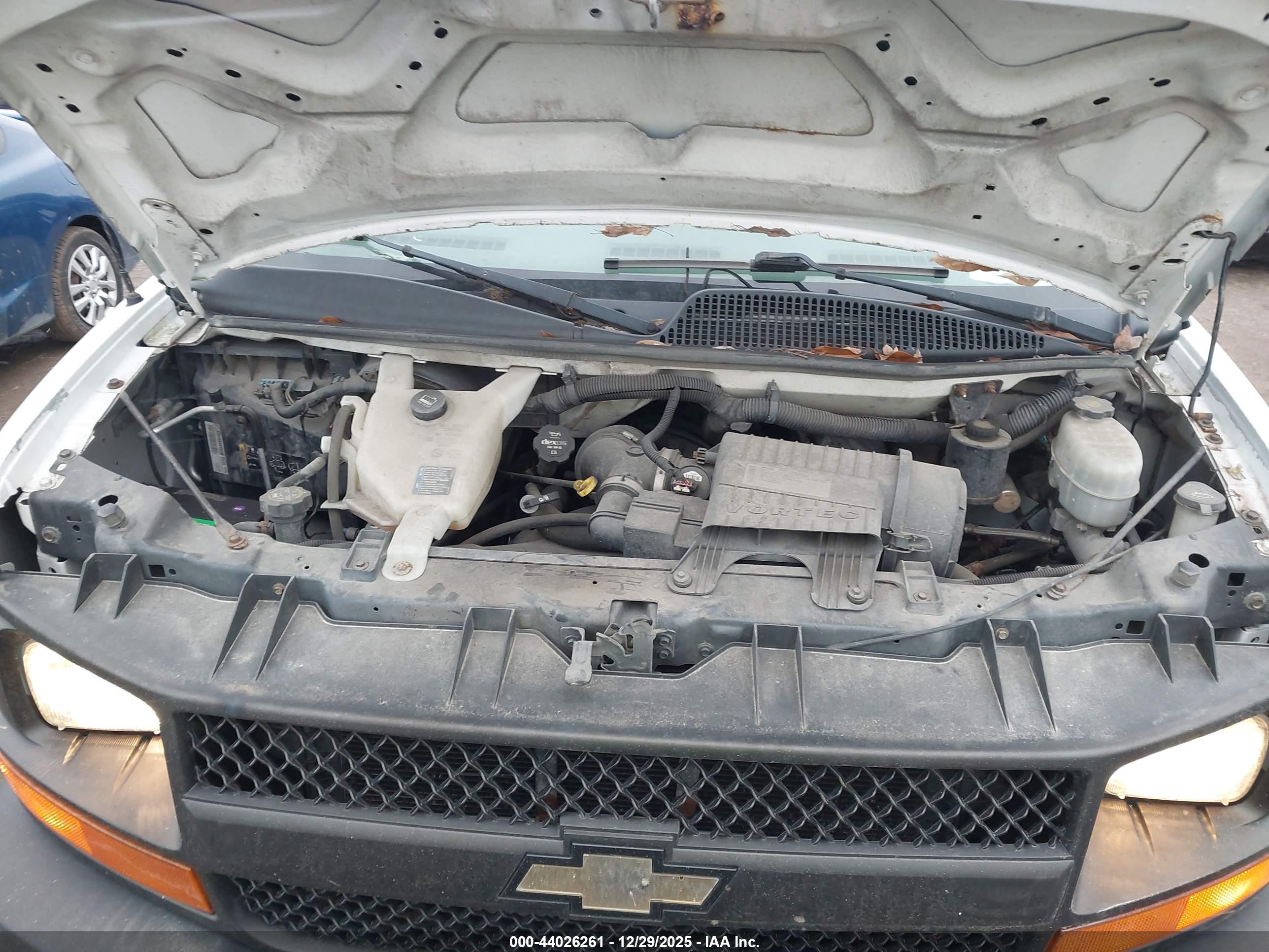 CHEVROLET EXPRESS image 10