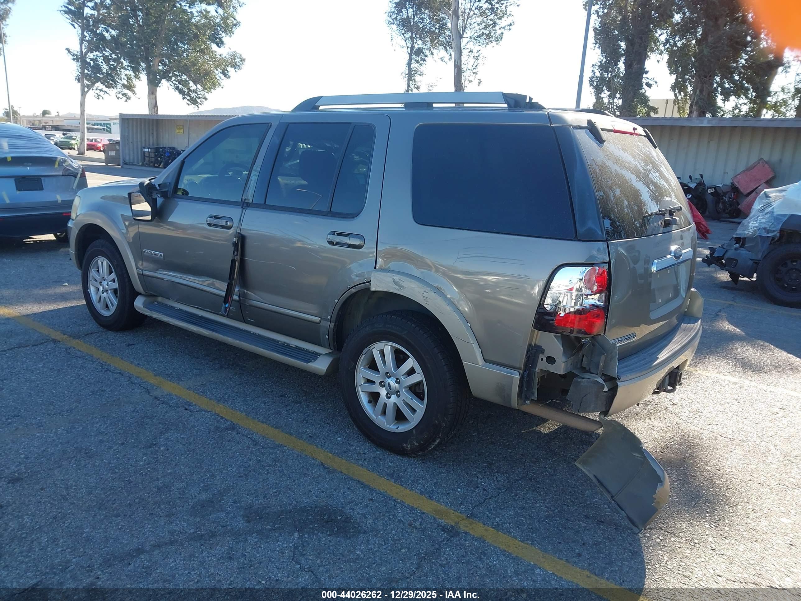 FORD EXPLORER image 3