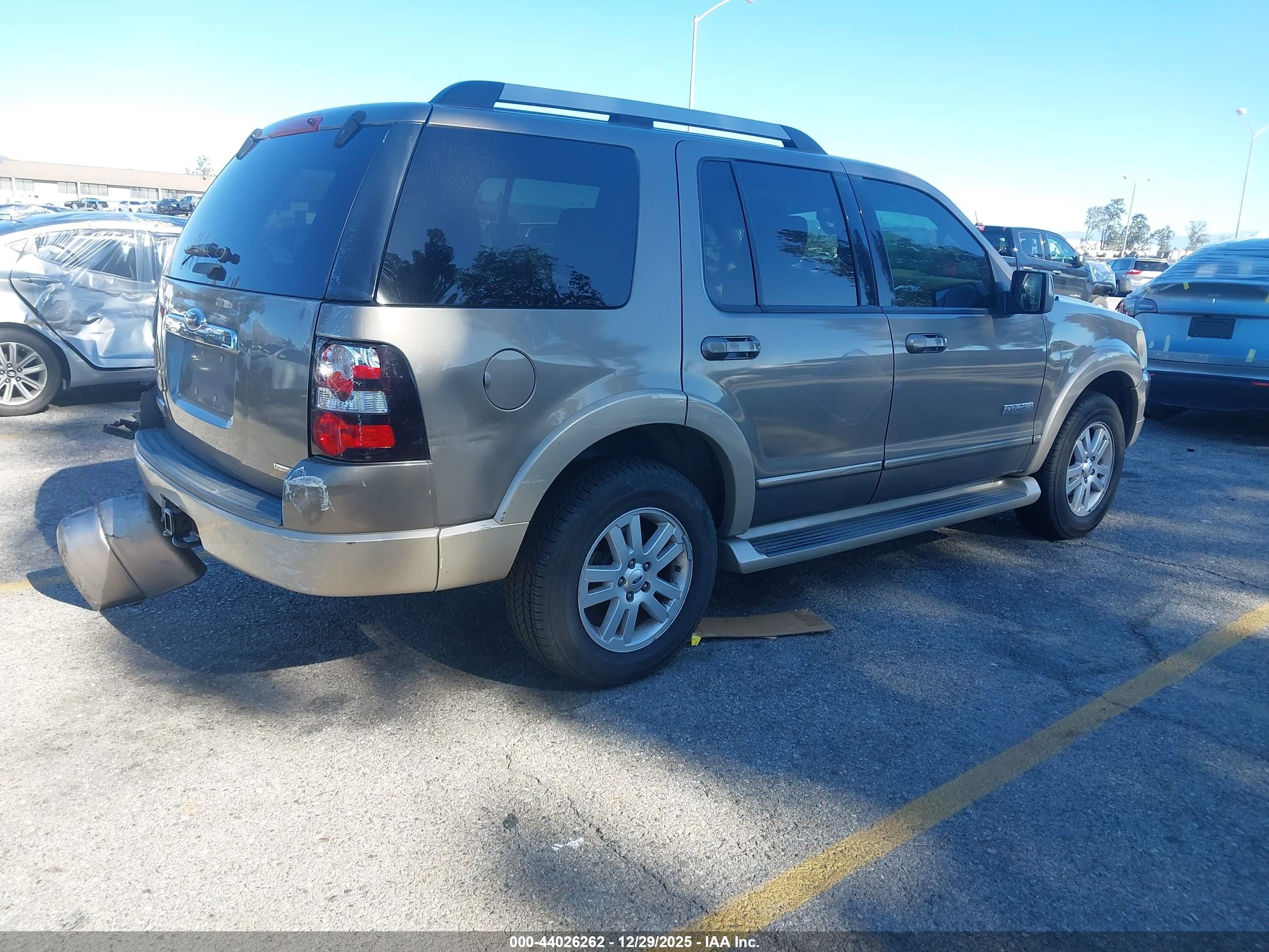 FORD EXPLORER image 4