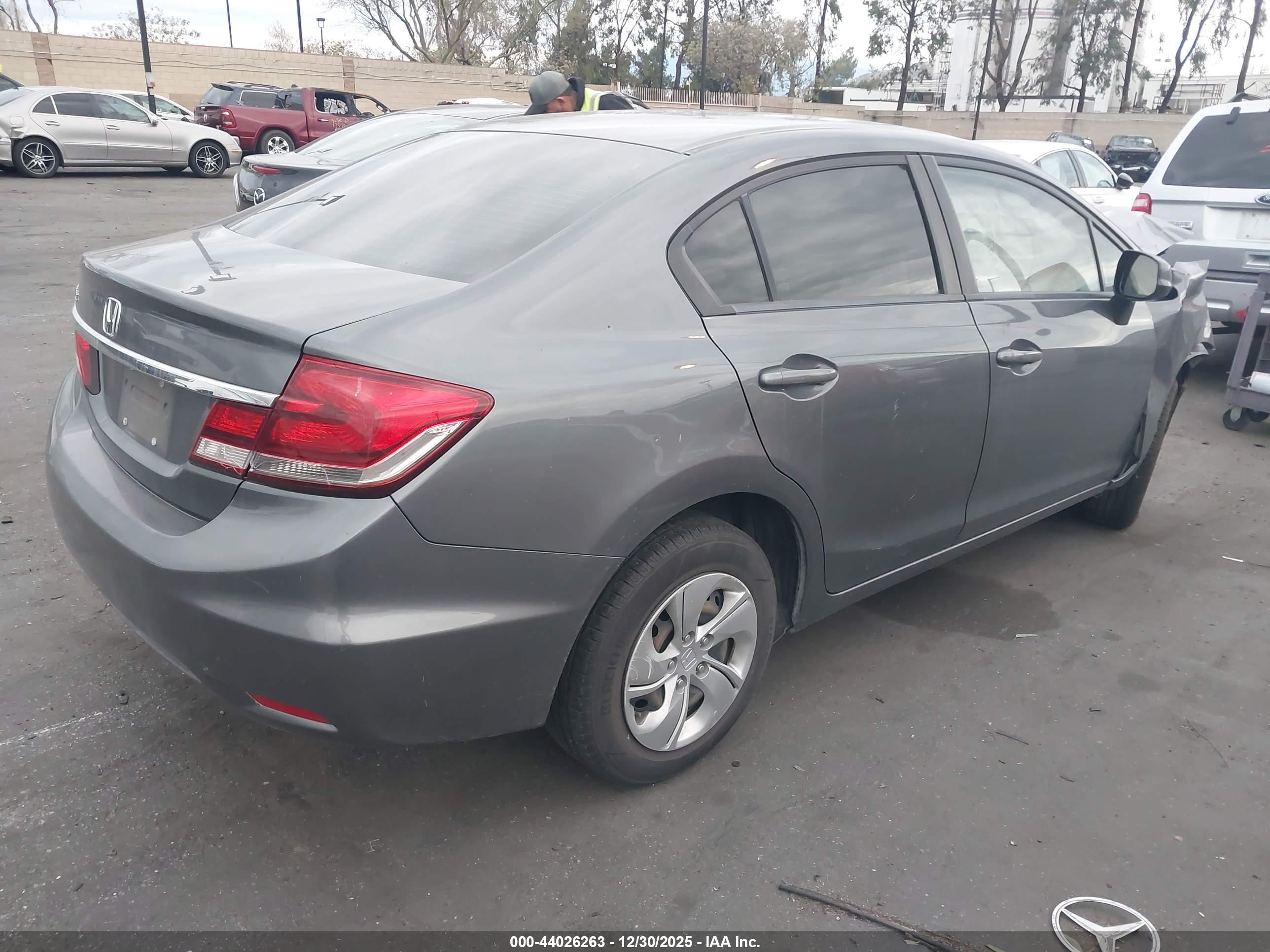 HONDA CIVIC image 4
