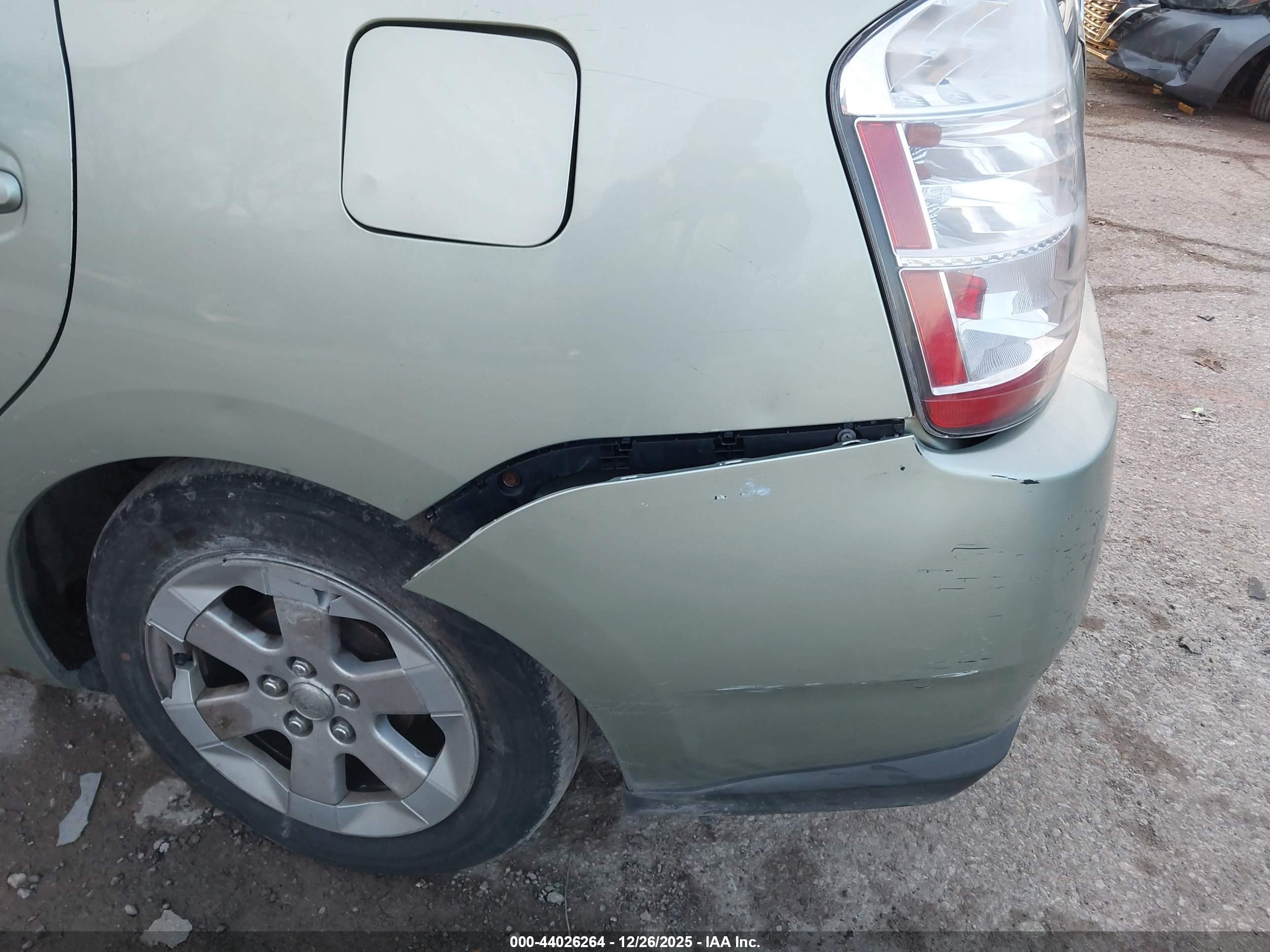 TOYOTA PRIUS image 6