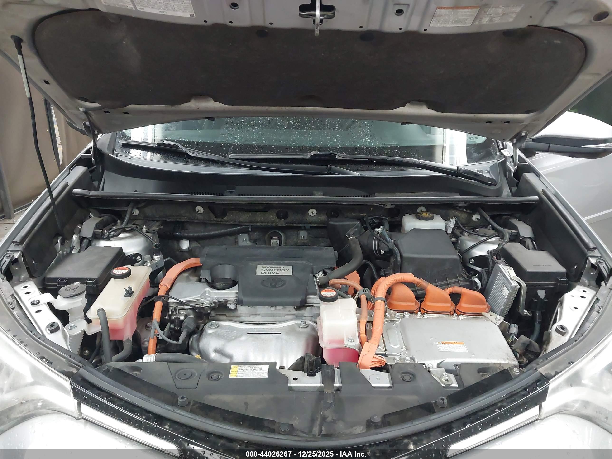 TOYOTA RAV4 image 10