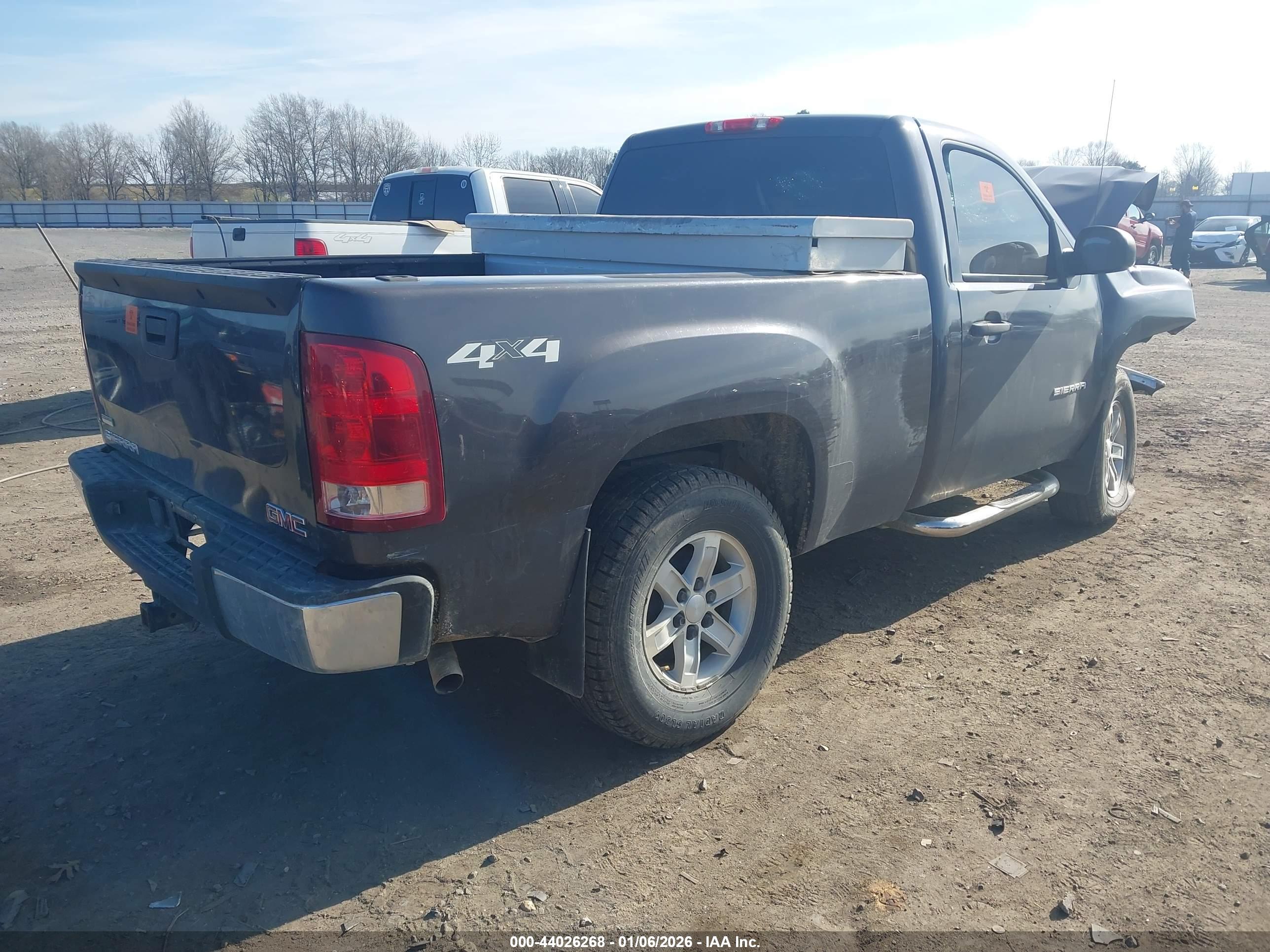 GMC SIERRA image 4