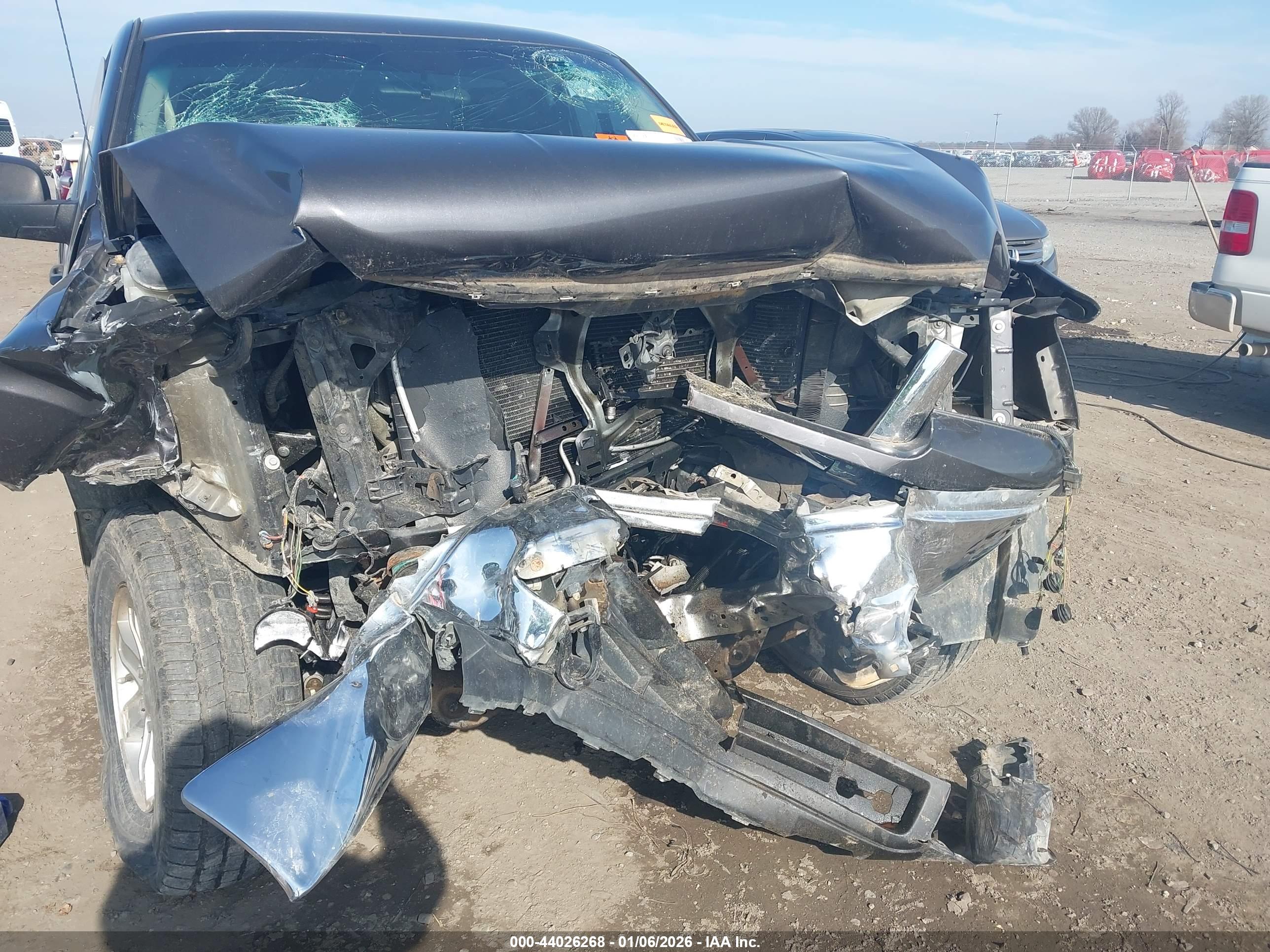 GMC SIERRA image 6