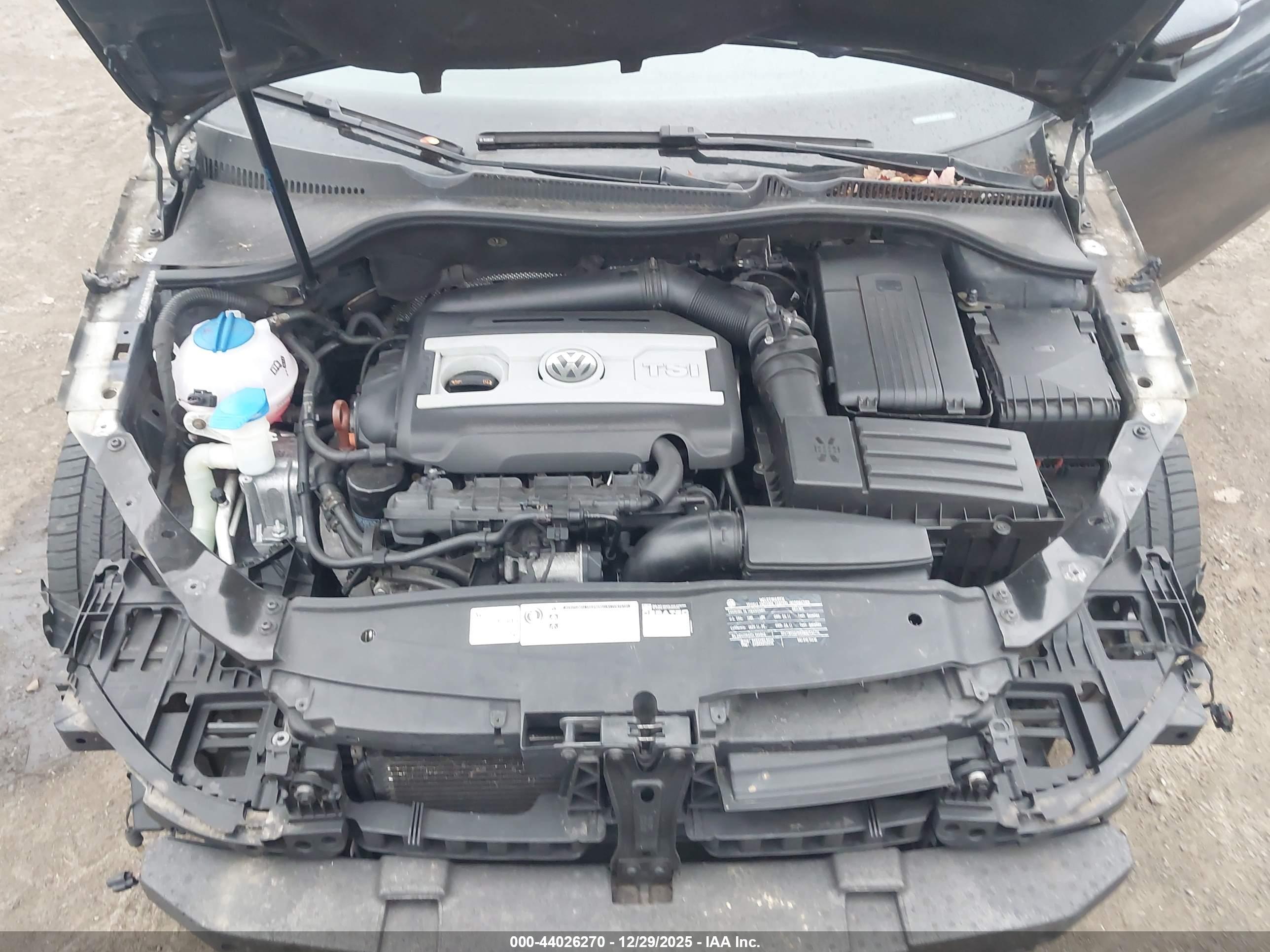 VOLKSWAGEN GTI image 10