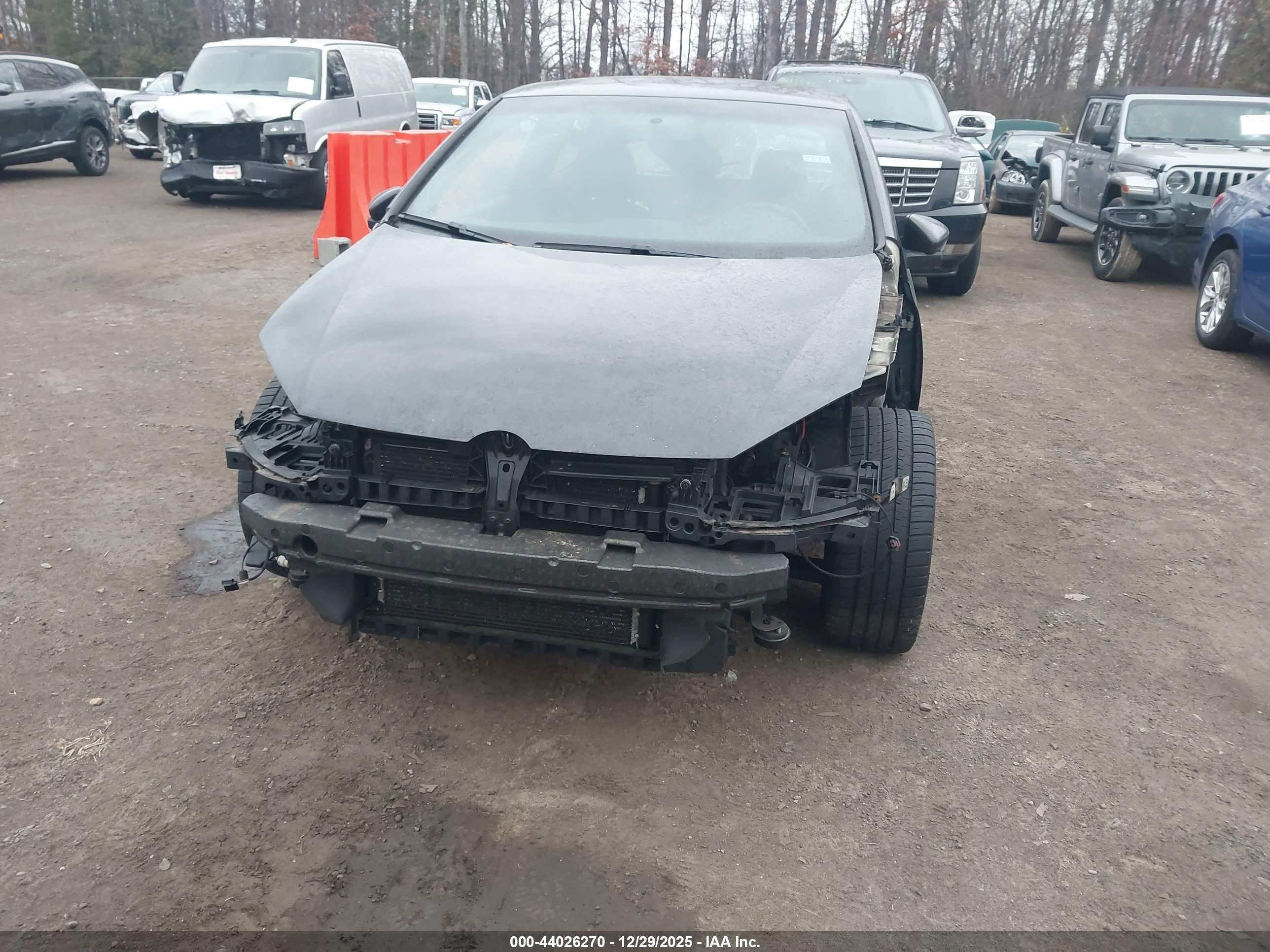 VOLKSWAGEN GTI image 6