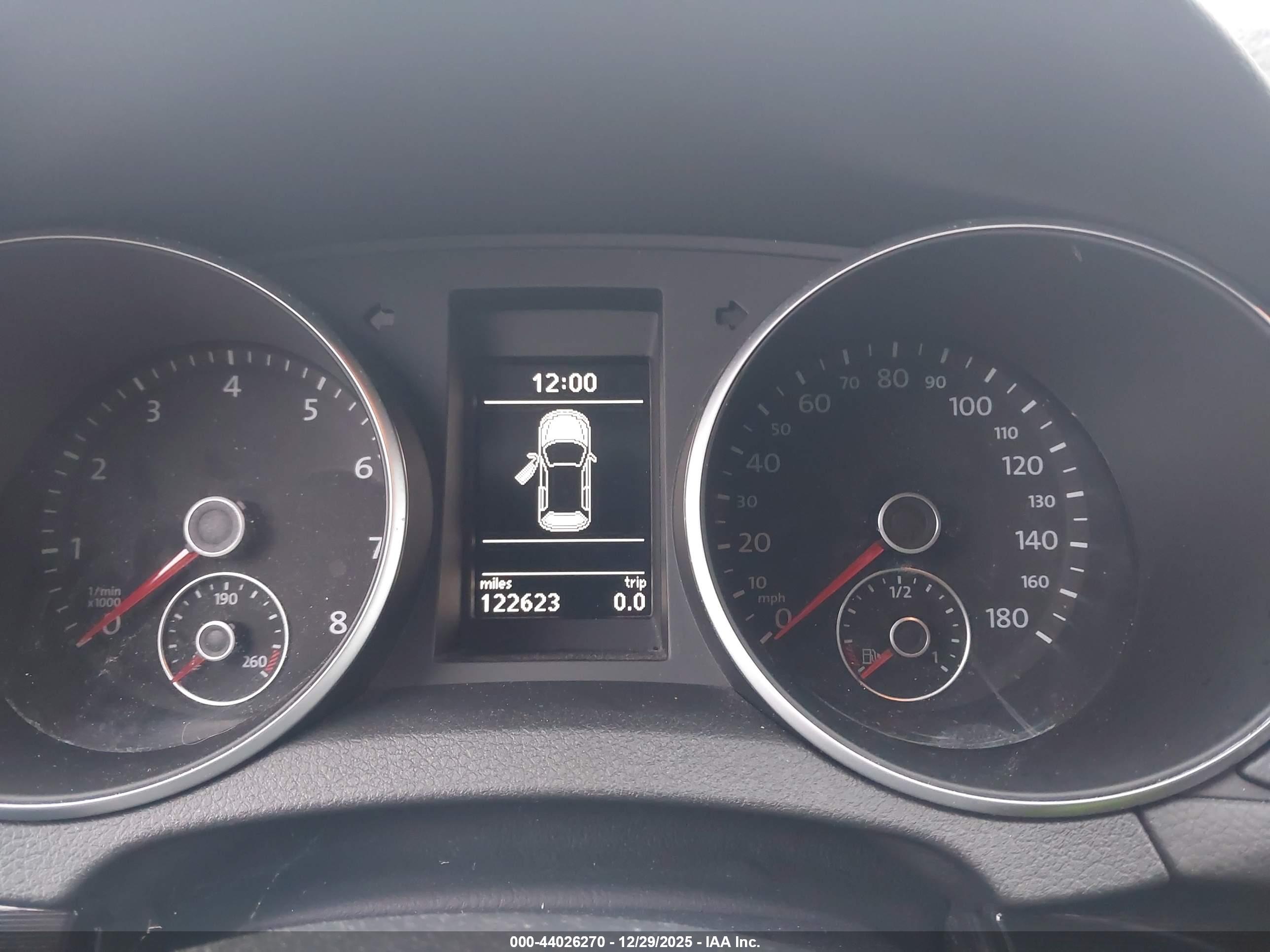 VOLKSWAGEN GTI image 7