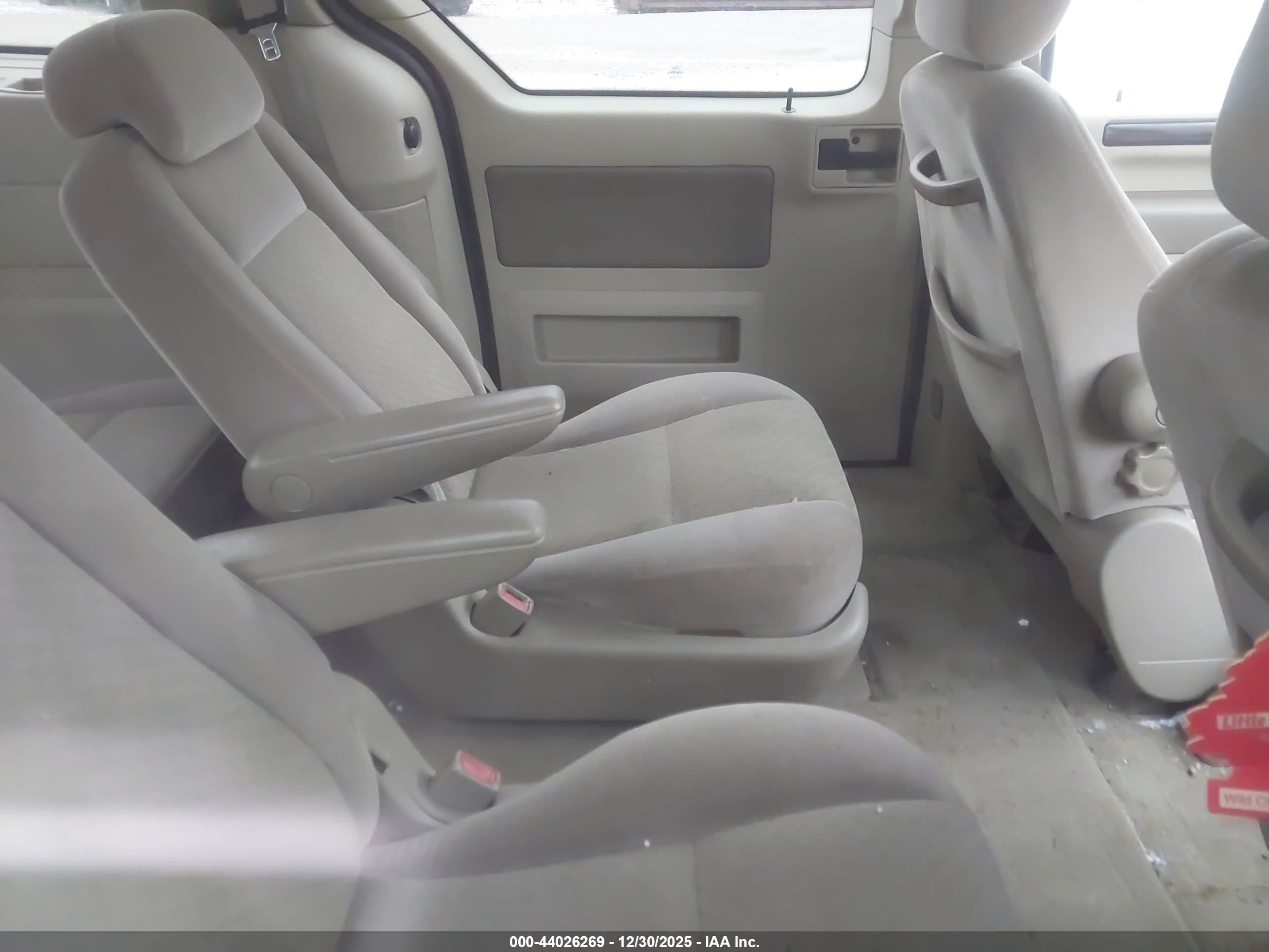 FORD FREESTAR image 8