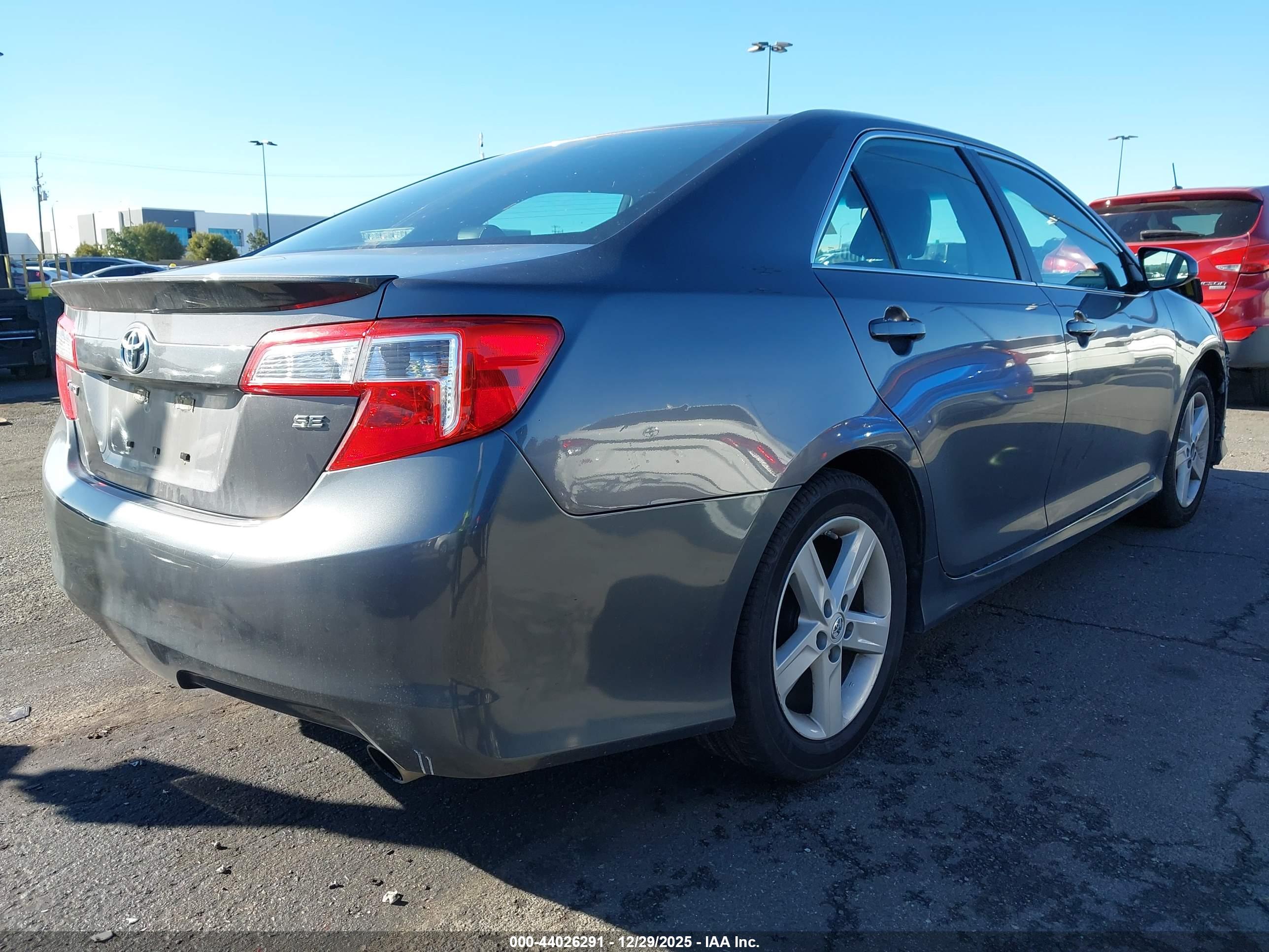 TOYOTA CAMRY image 4