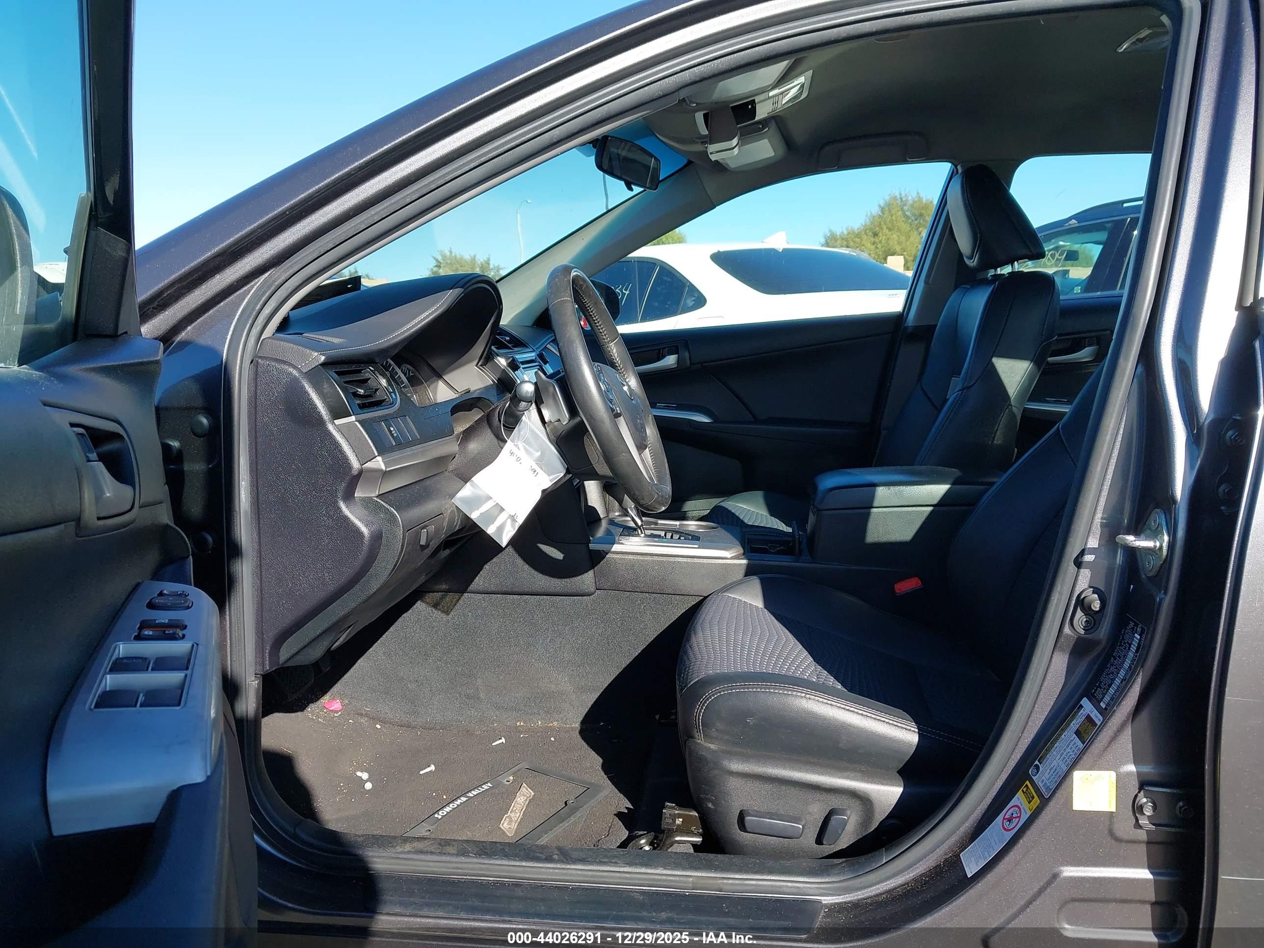 TOYOTA CAMRY image 5