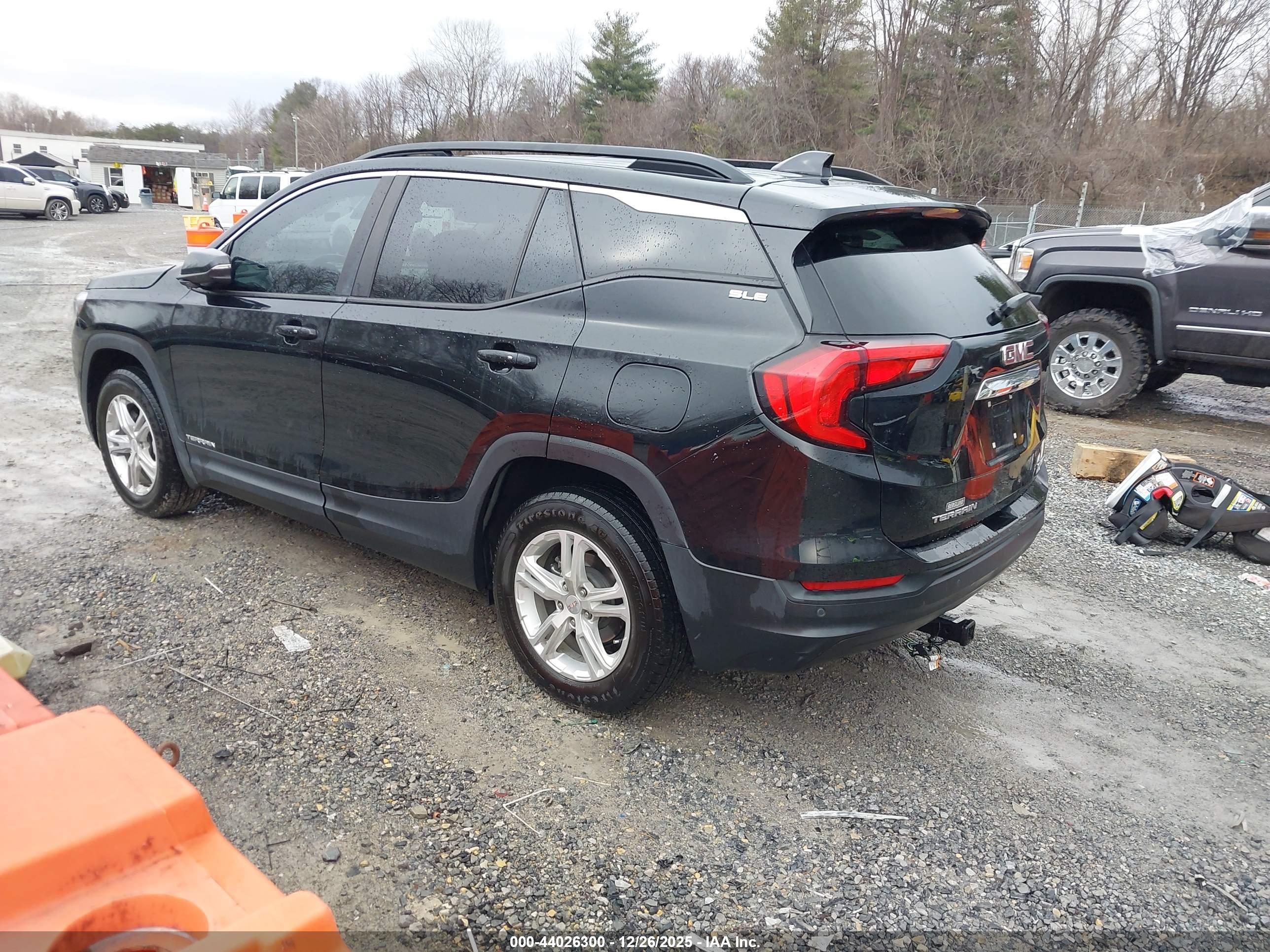 GMC TERRAIN image 3
