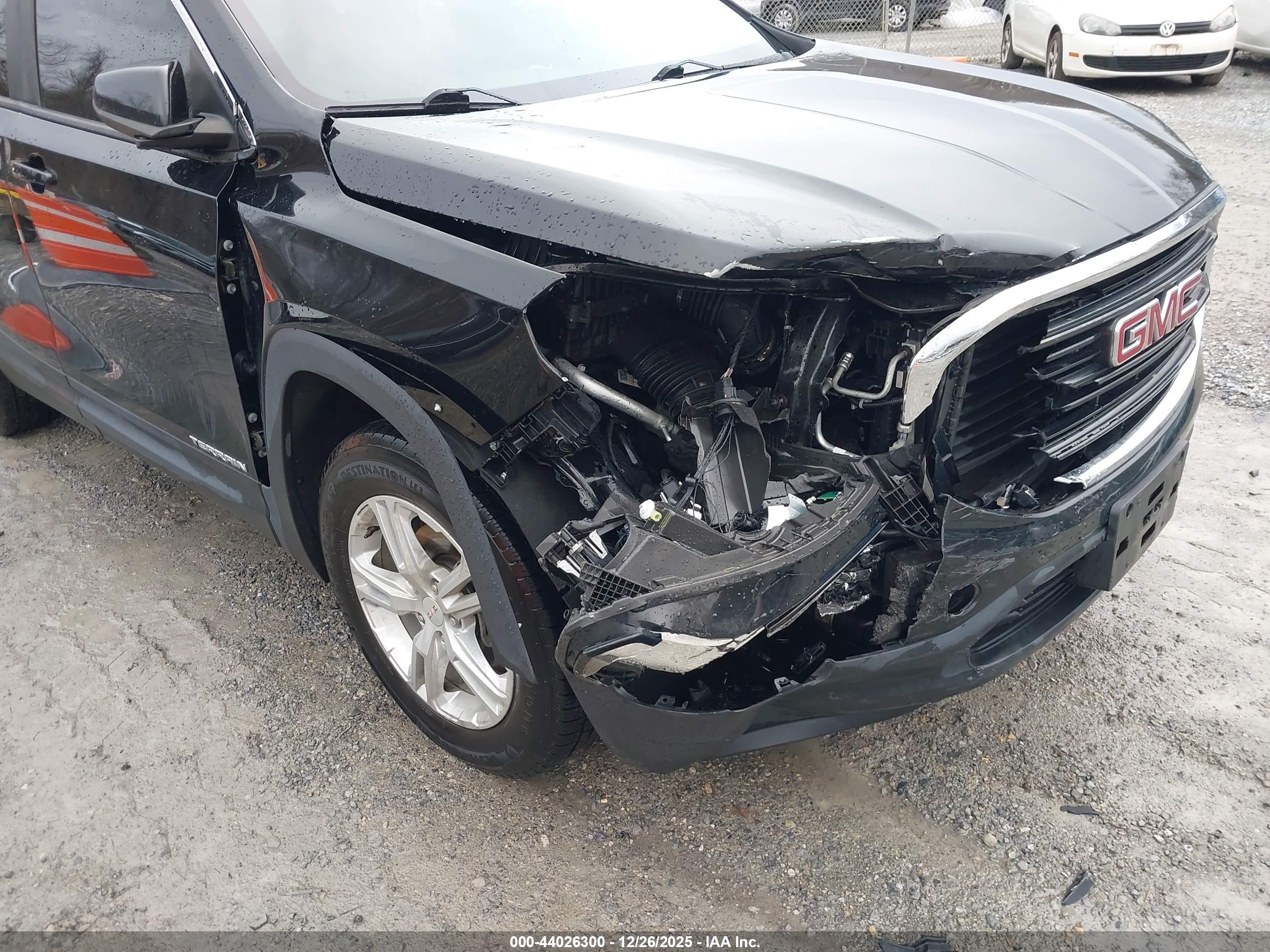 GMC TERRAIN image 6
