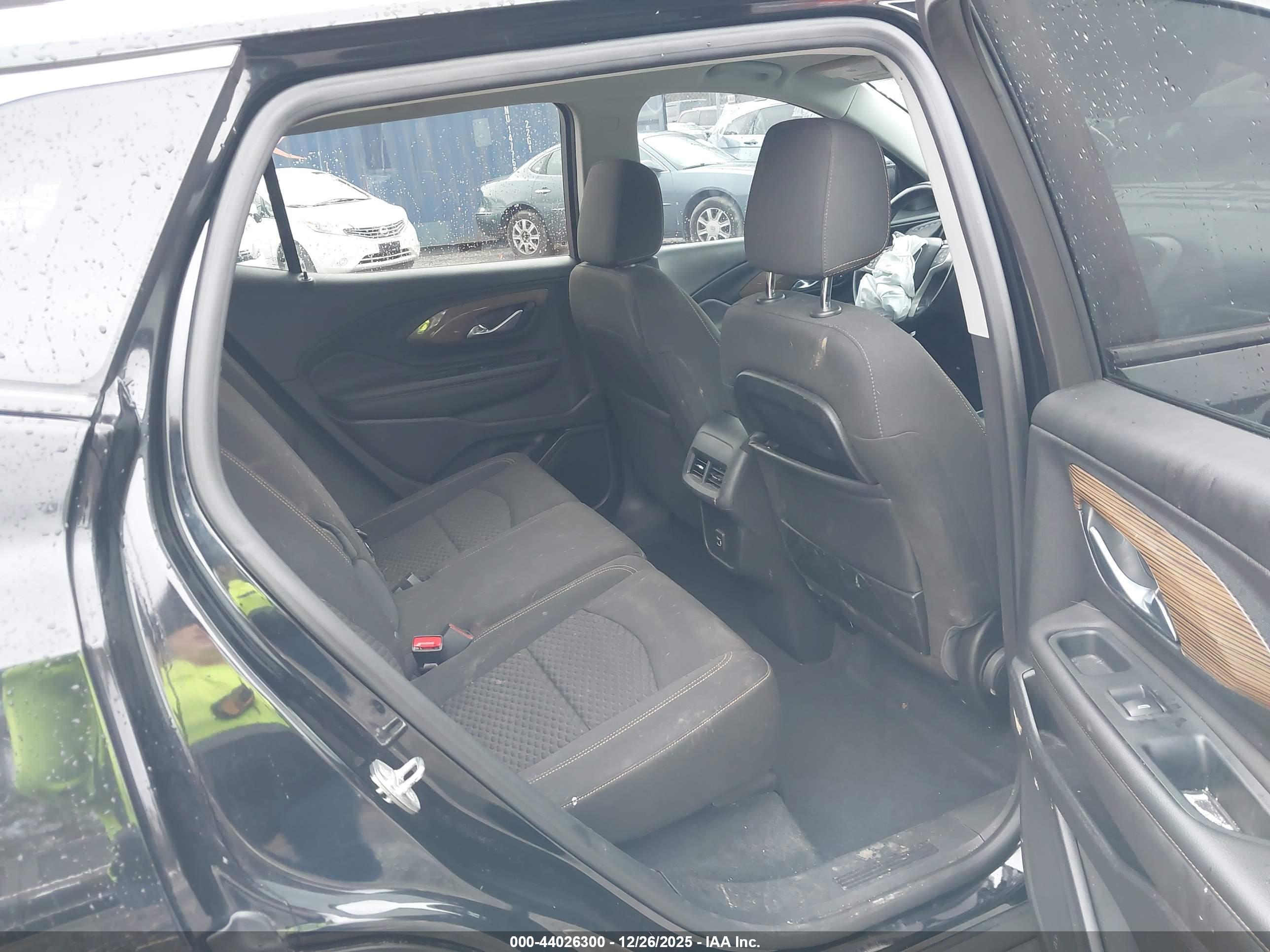 GMC TERRAIN image 8