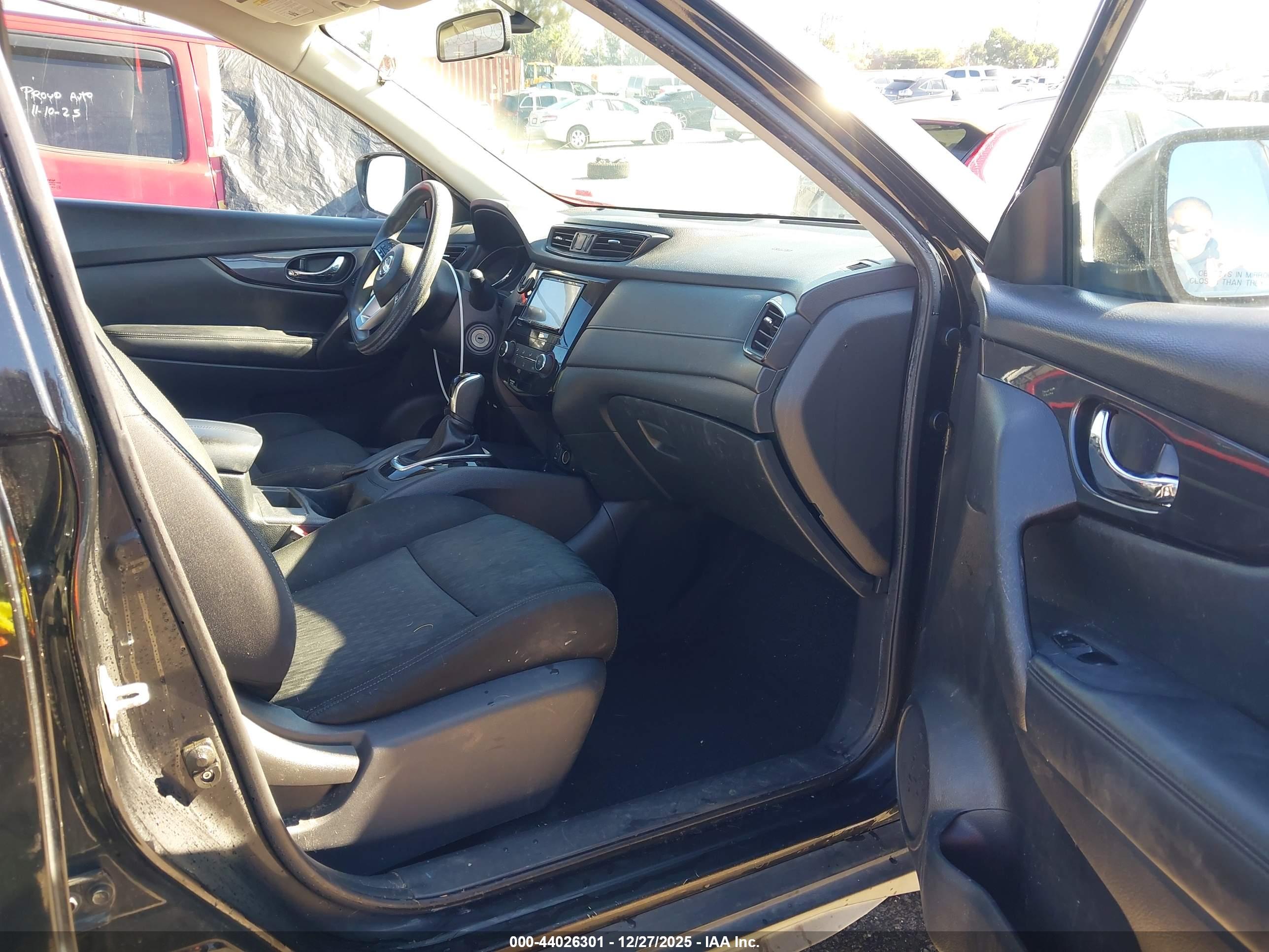 NISSAN ROGUE image 5