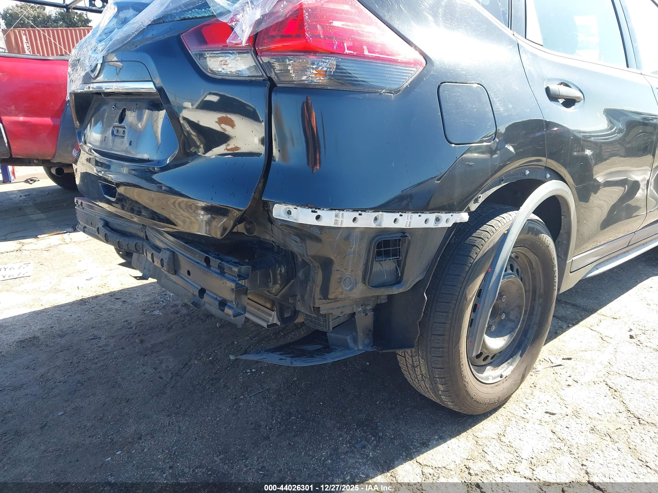 NISSAN ROGUE image 6