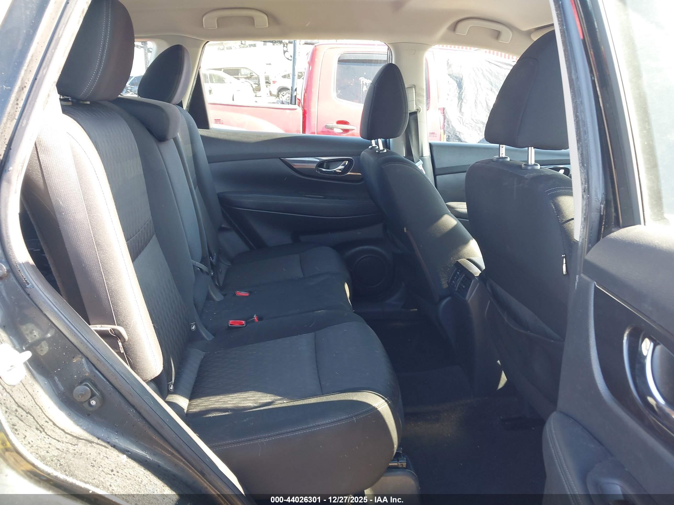 NISSAN ROGUE image 8