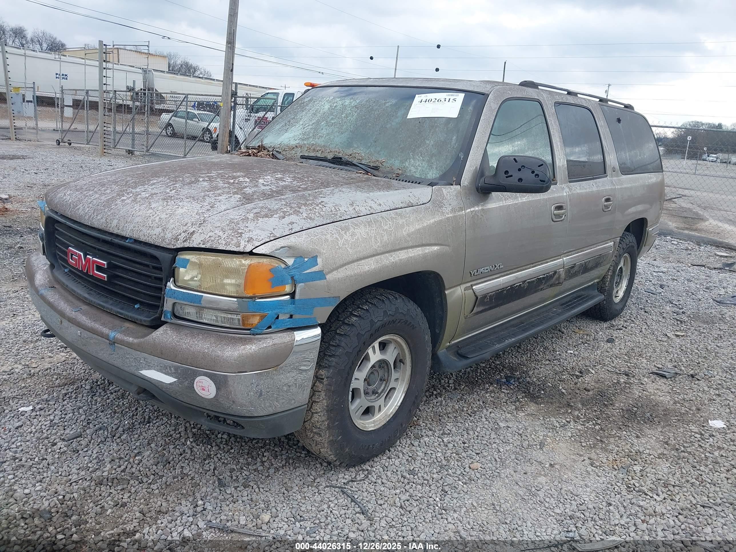 GMC YUKON image 2
