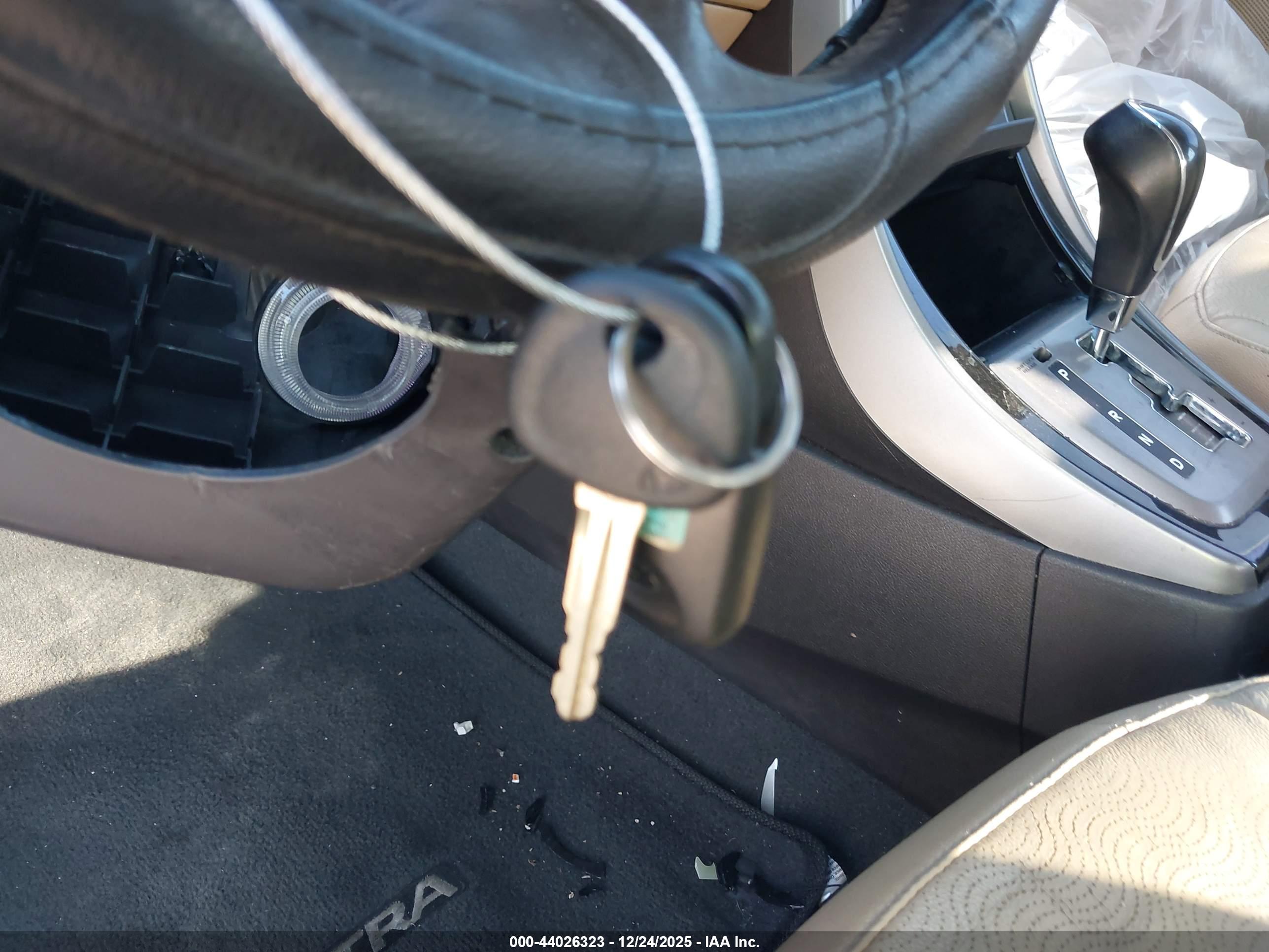 HYUNDAI ELANTRA image 11