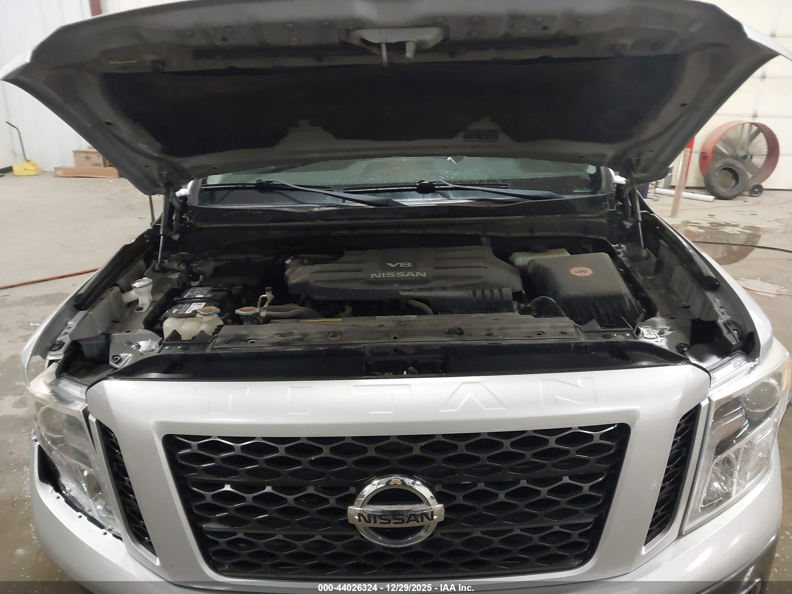 NISSAN TITAN image 10