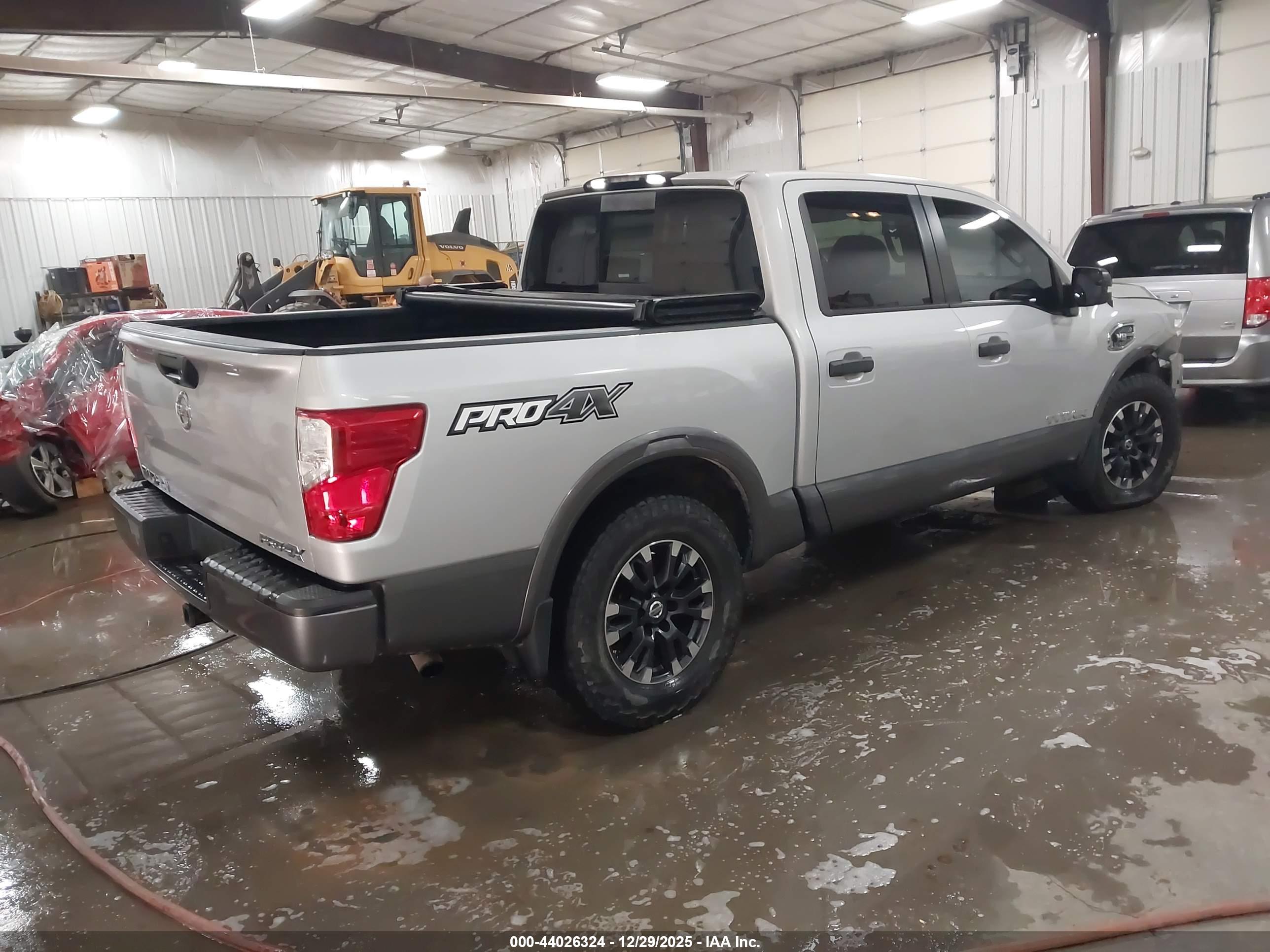 NISSAN TITAN image 4
