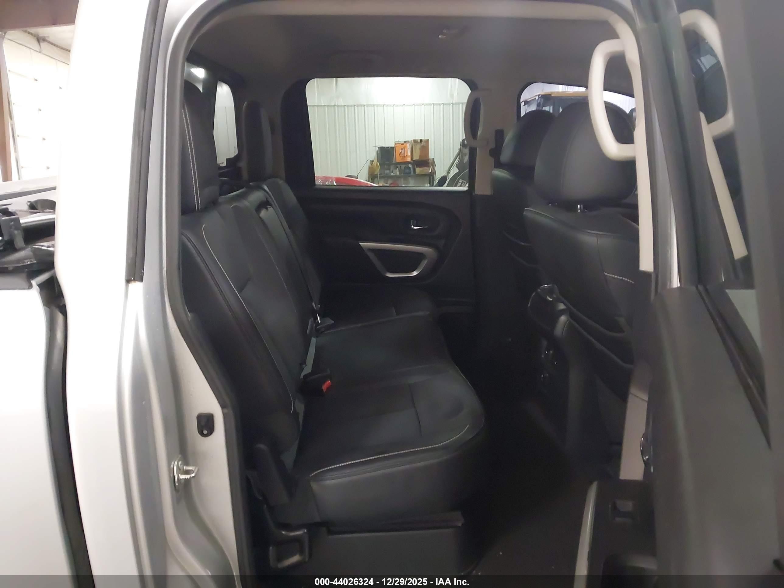 NISSAN TITAN image 8
