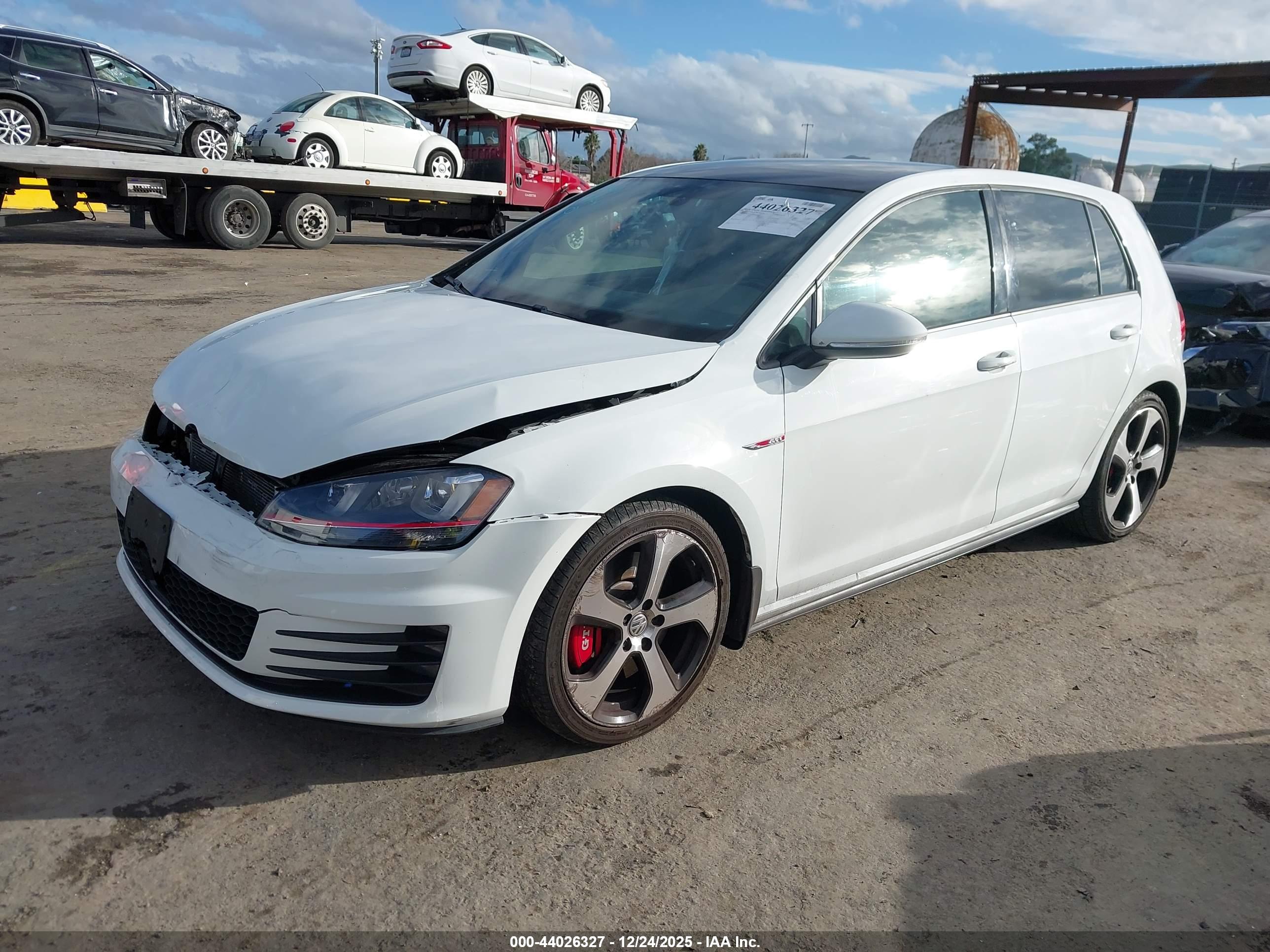 VOLKSWAGEN GOLF image 2