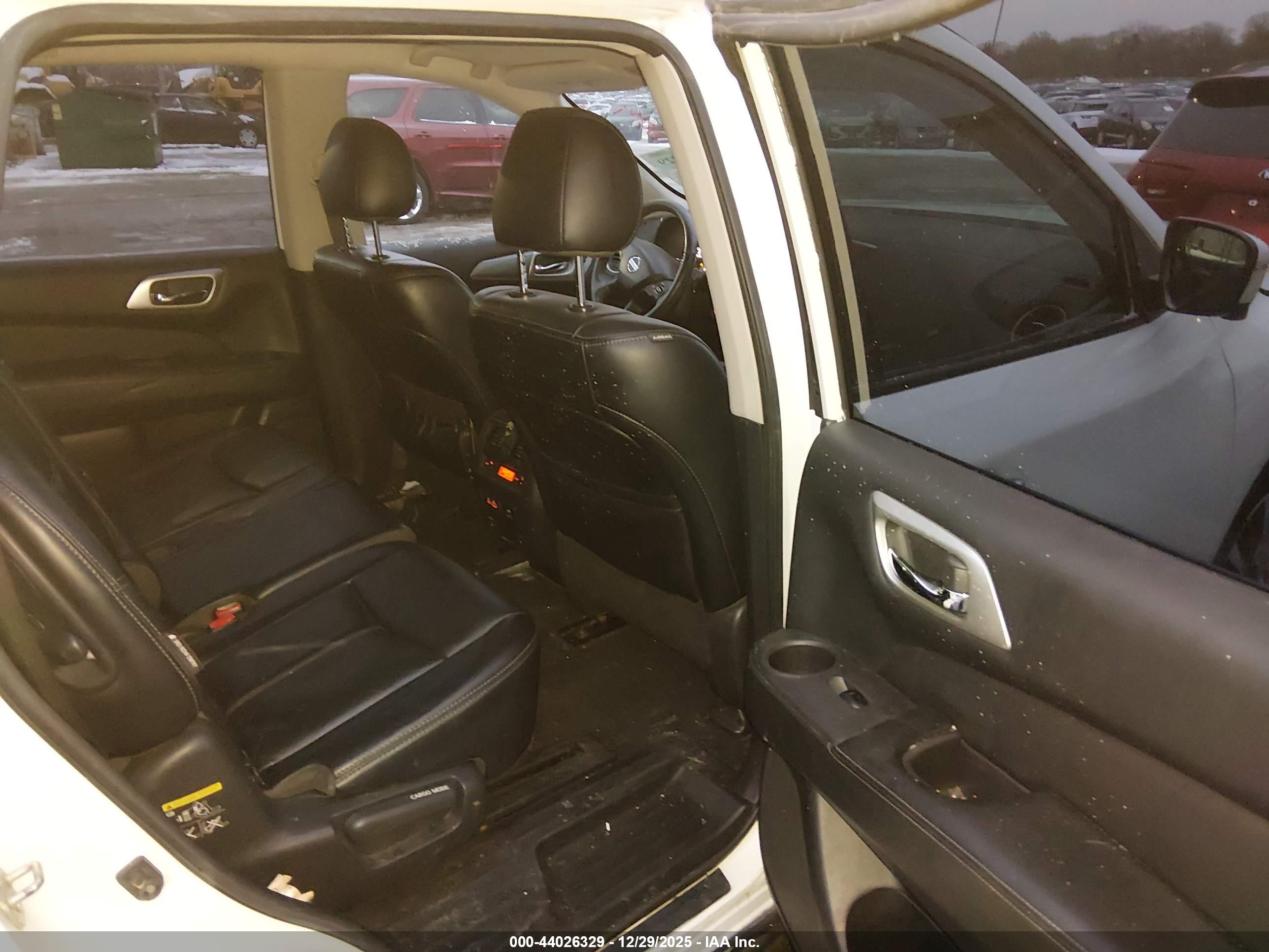 NISSAN PATHFINDER image 8