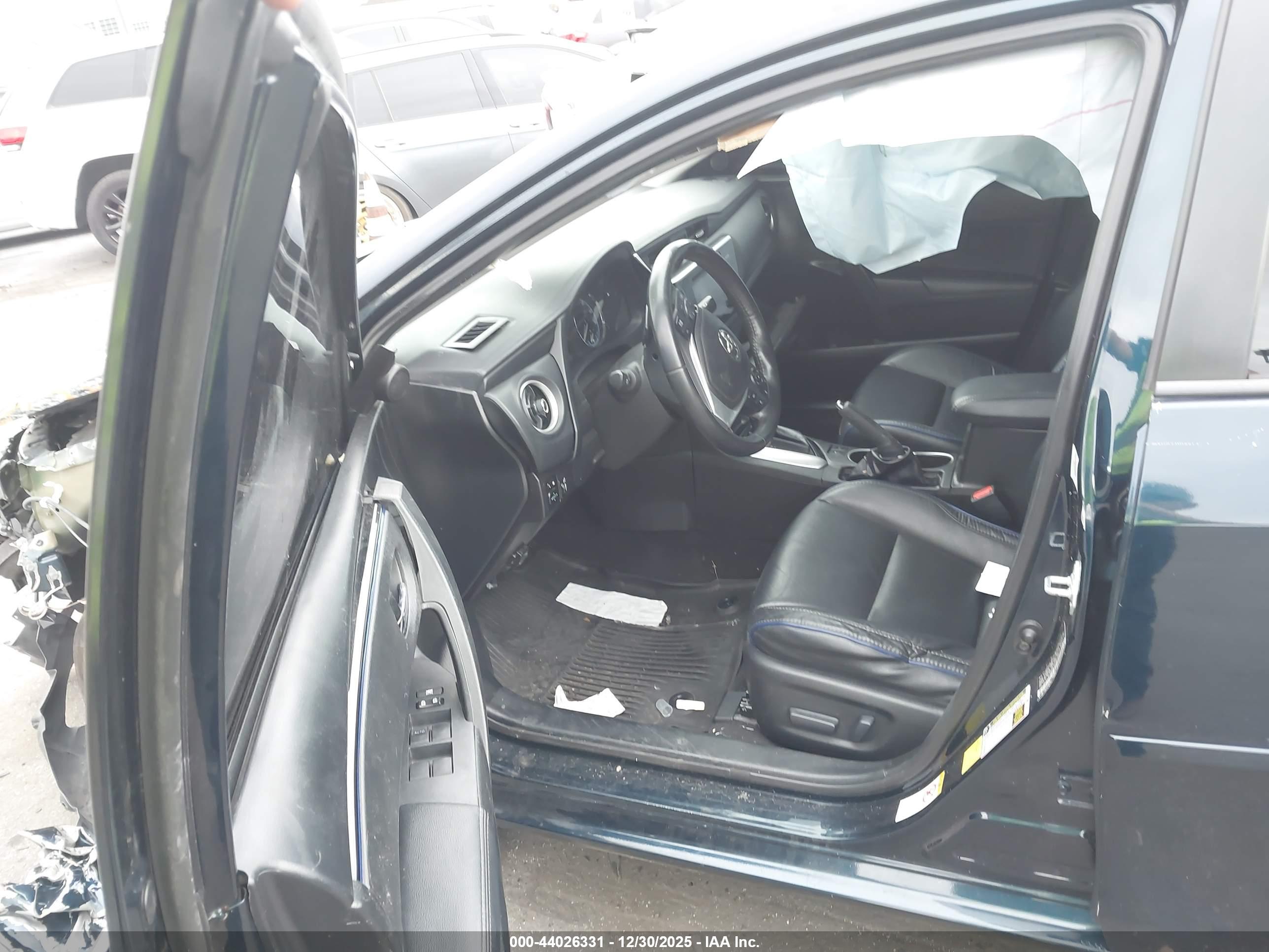 TOYOTA COROLLA image 5