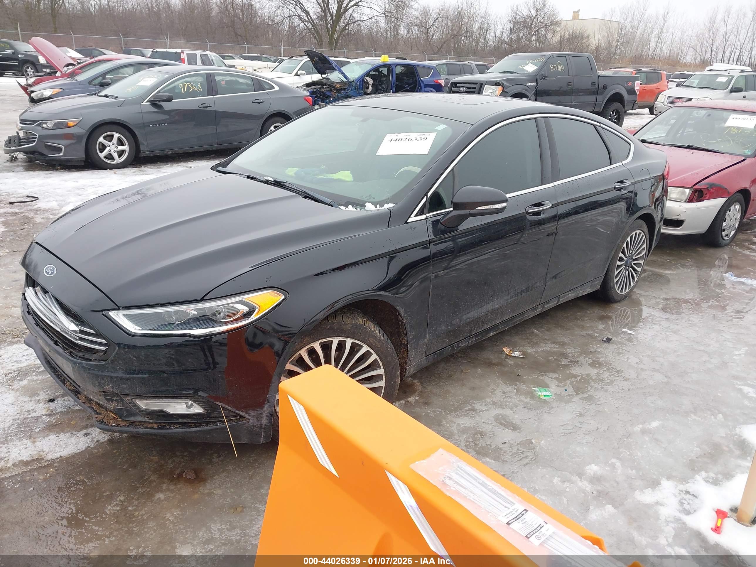 FORD FUSION image 2