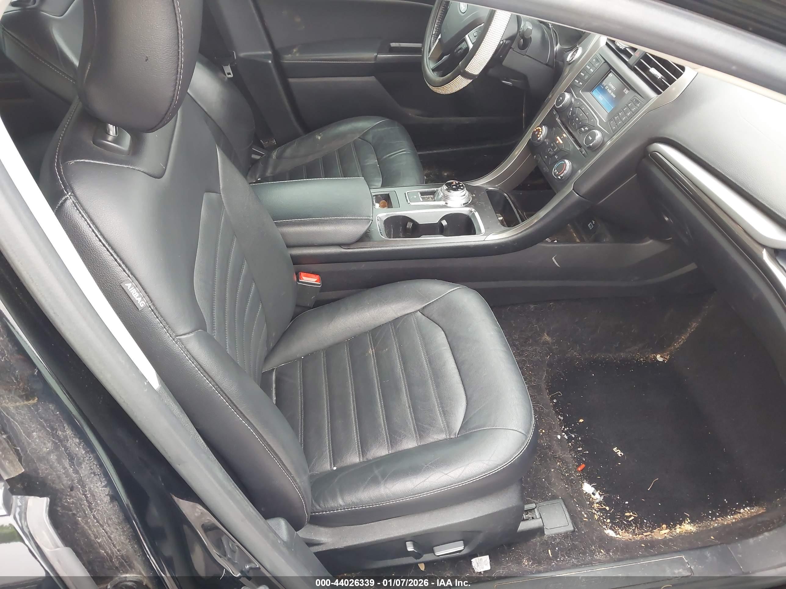 FORD FUSION image 5