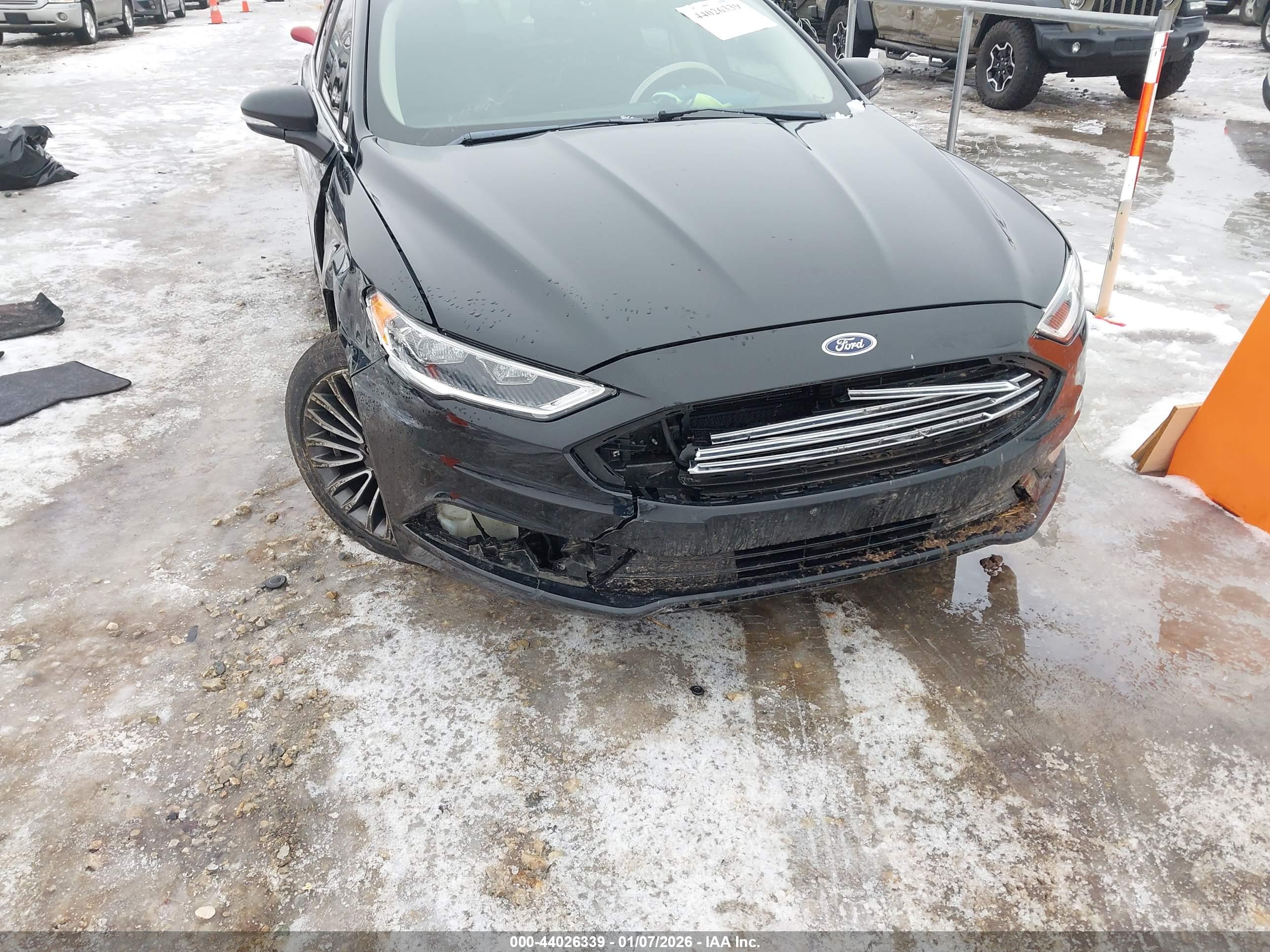 FORD FUSION image 6
