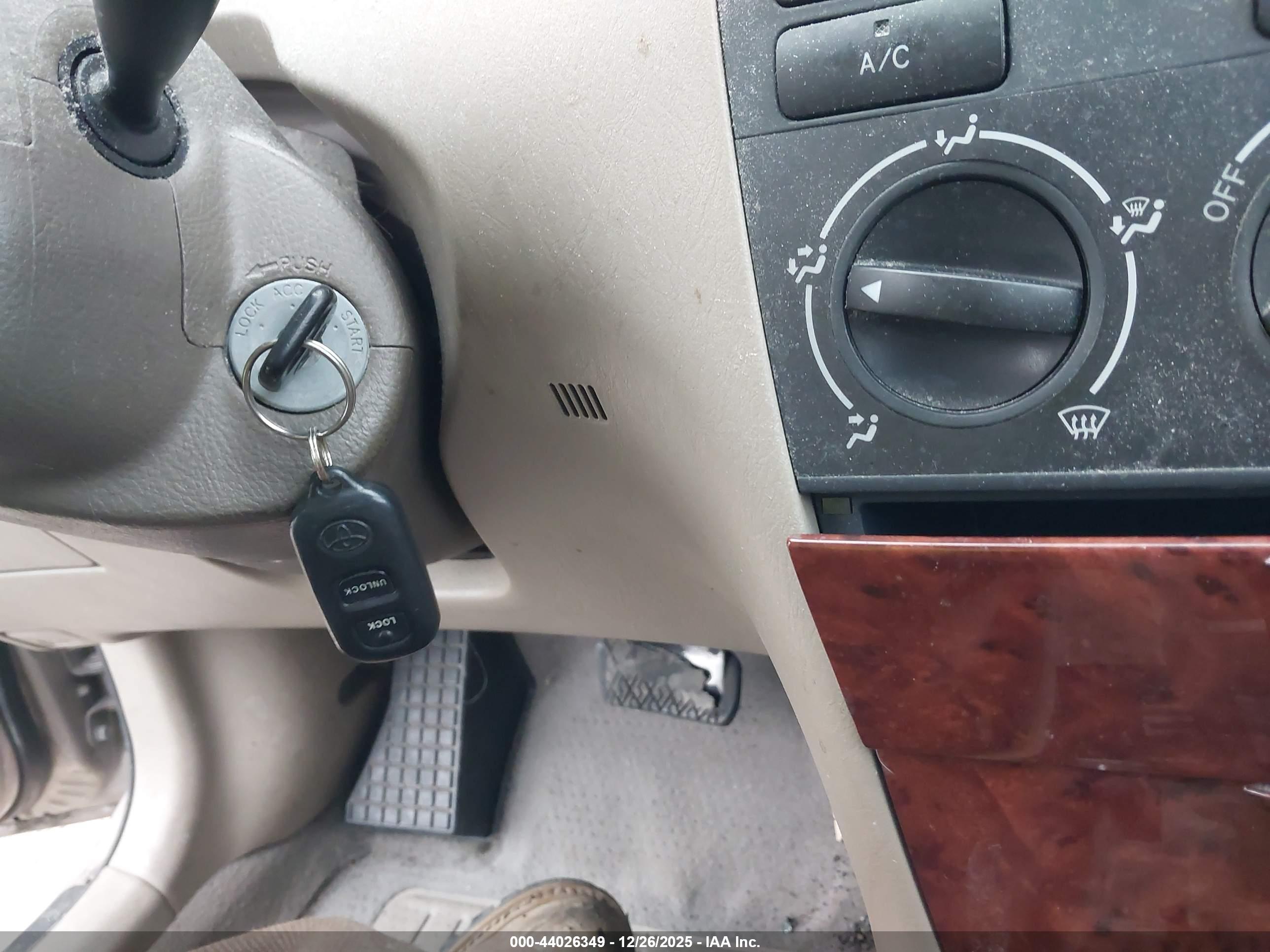 TOYOTA COROLLA image 11