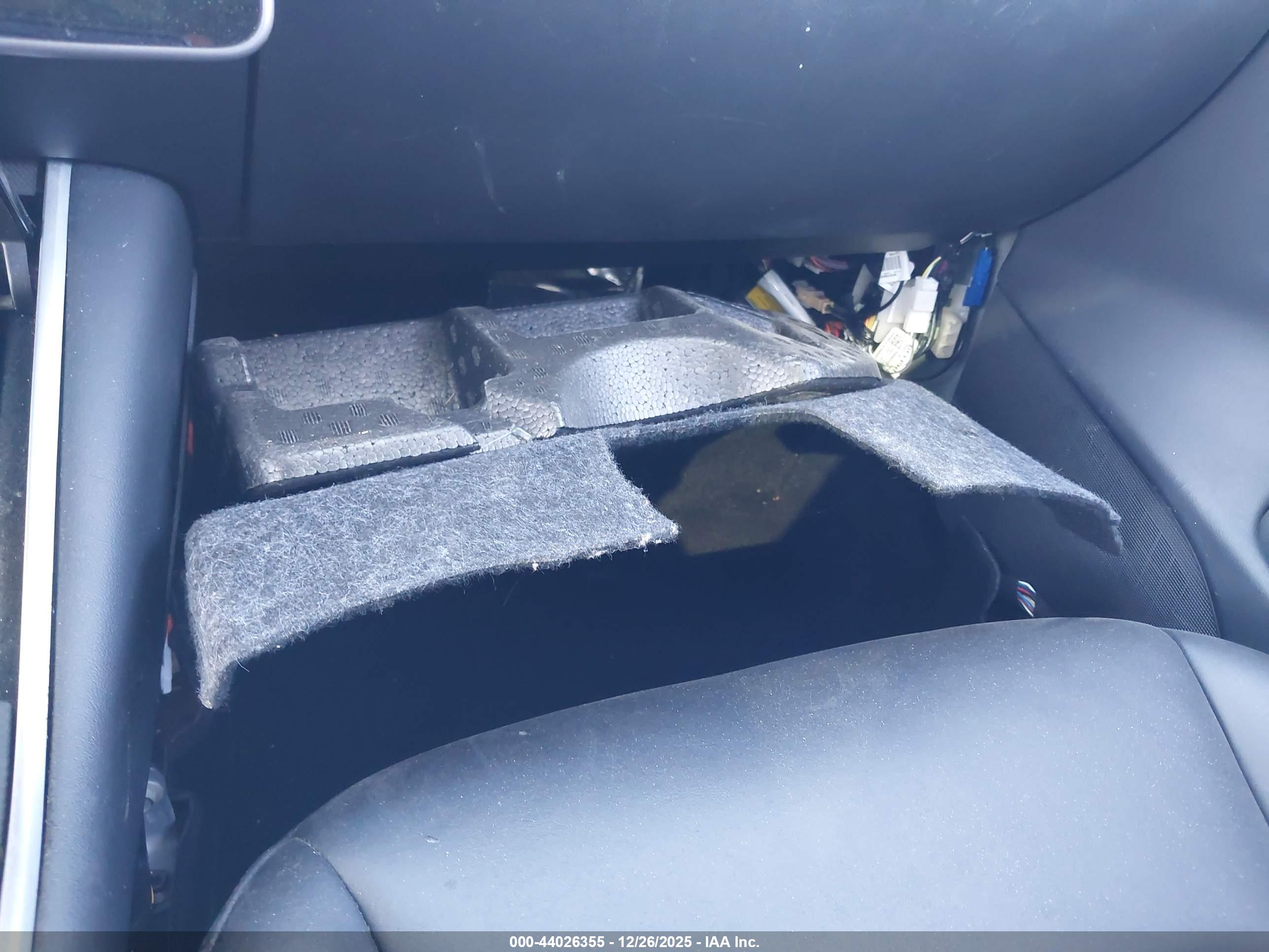 TESLA MODEL image 6