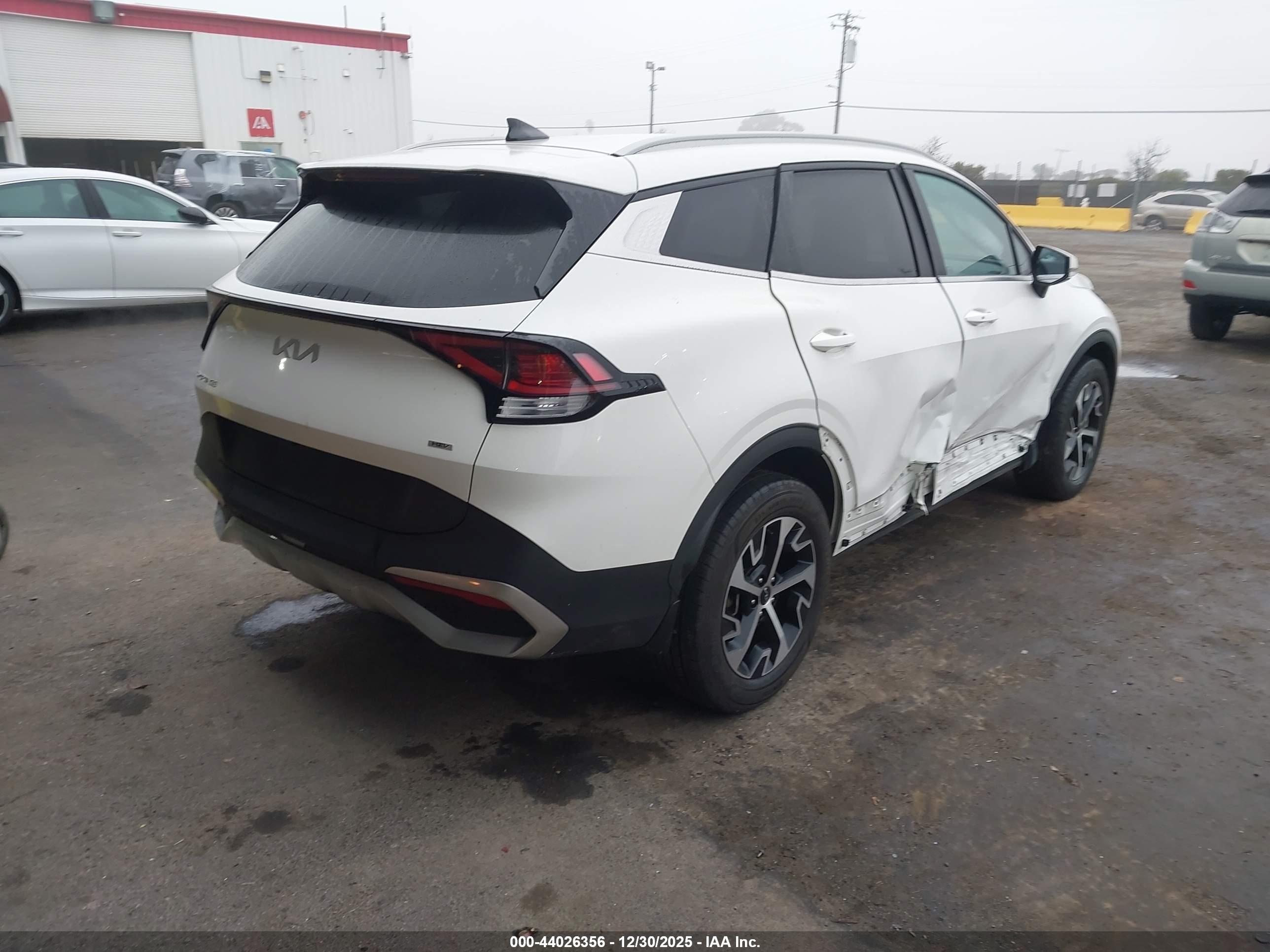 KIA SPORTAGE image 4