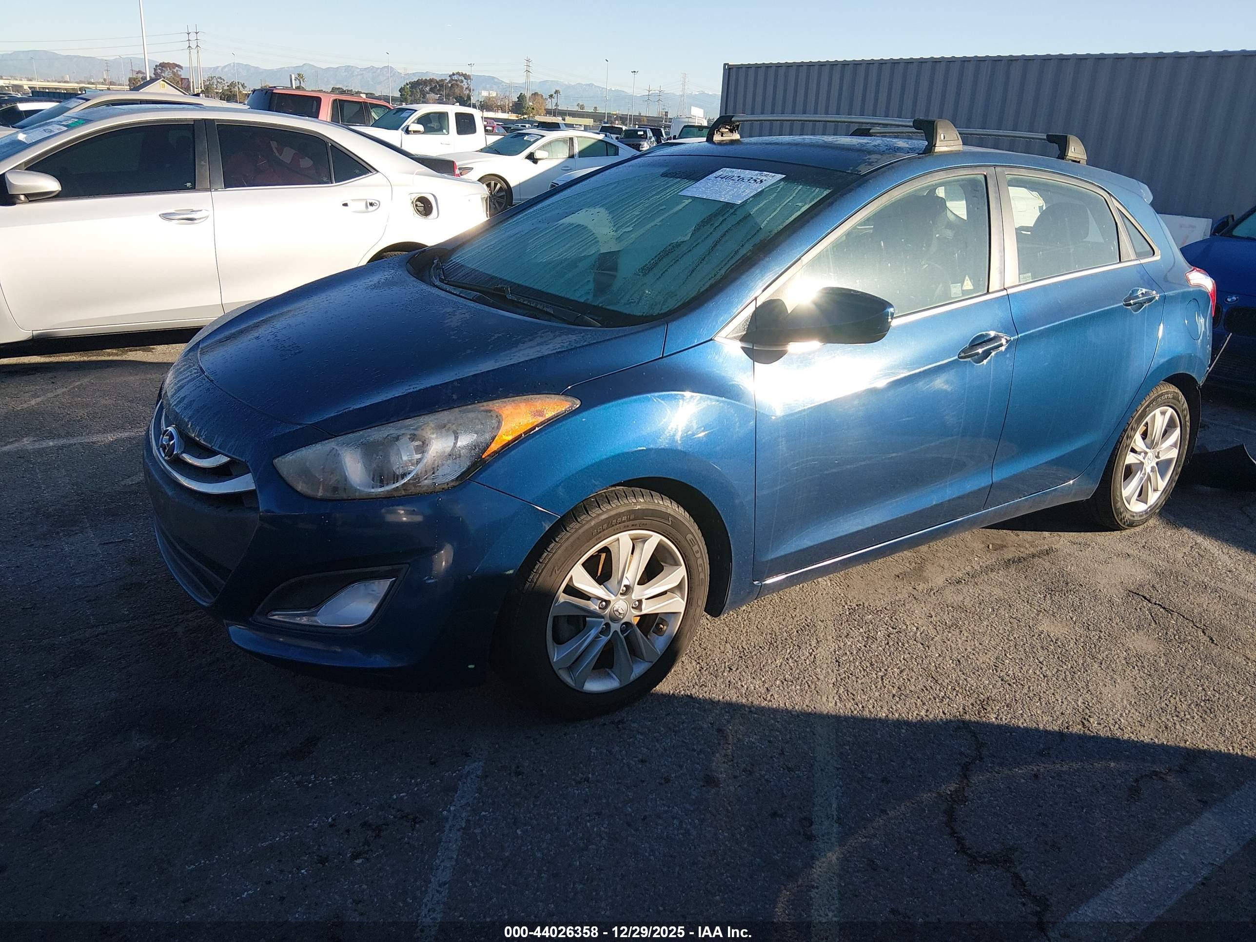 HYUNDAI ELANTRA image 2